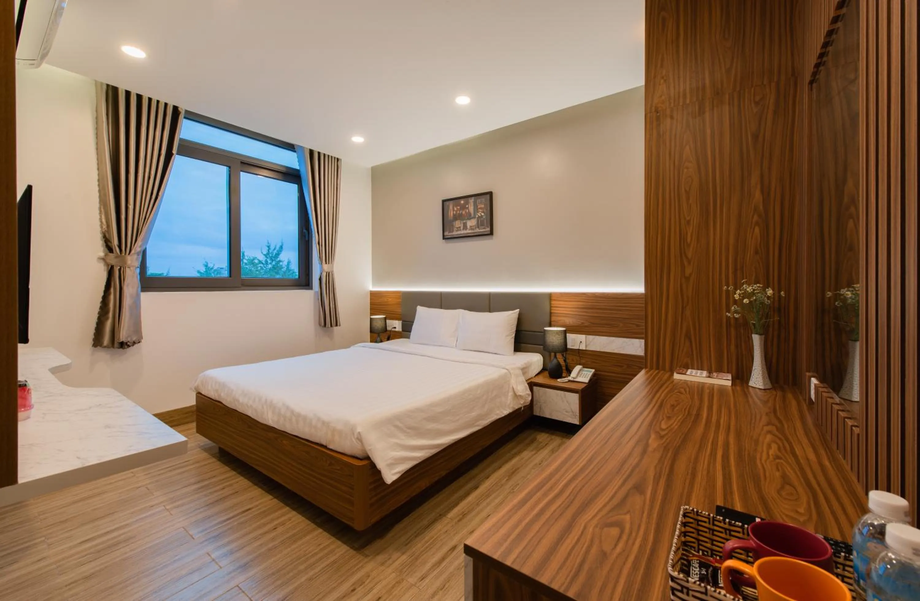 Bed in West Lake Hotel - Near Bai Dai Beach