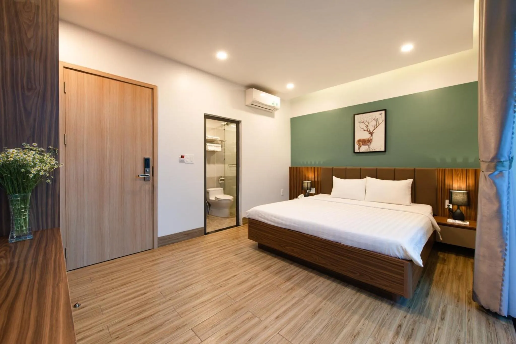 Bedroom, Bed in West Lake Hotel - Near Bai Dai Beach