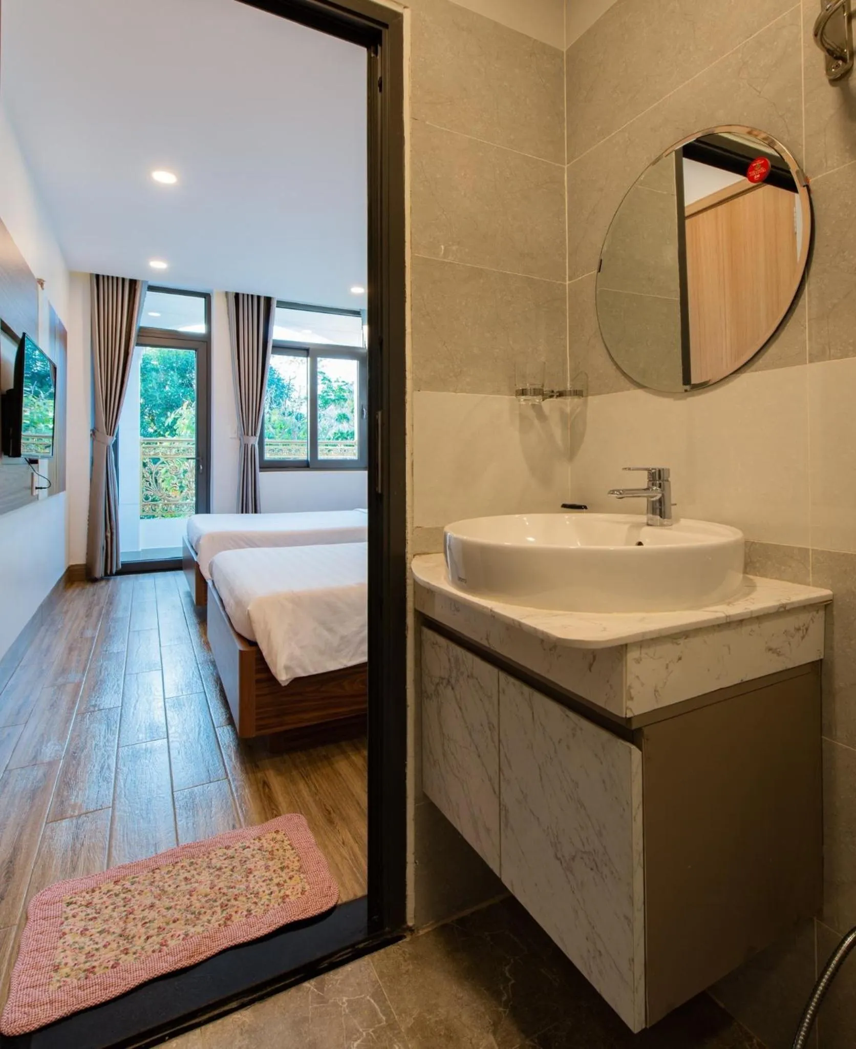 Toilet in West Lake Hotel - Near Bai Dai Beach