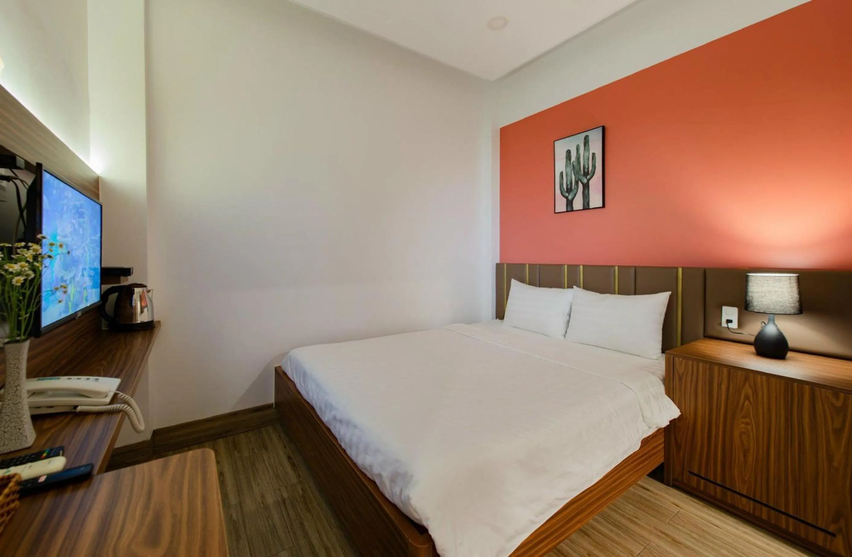 Bed in West Lake Hotel - Near Bai Dai Beach