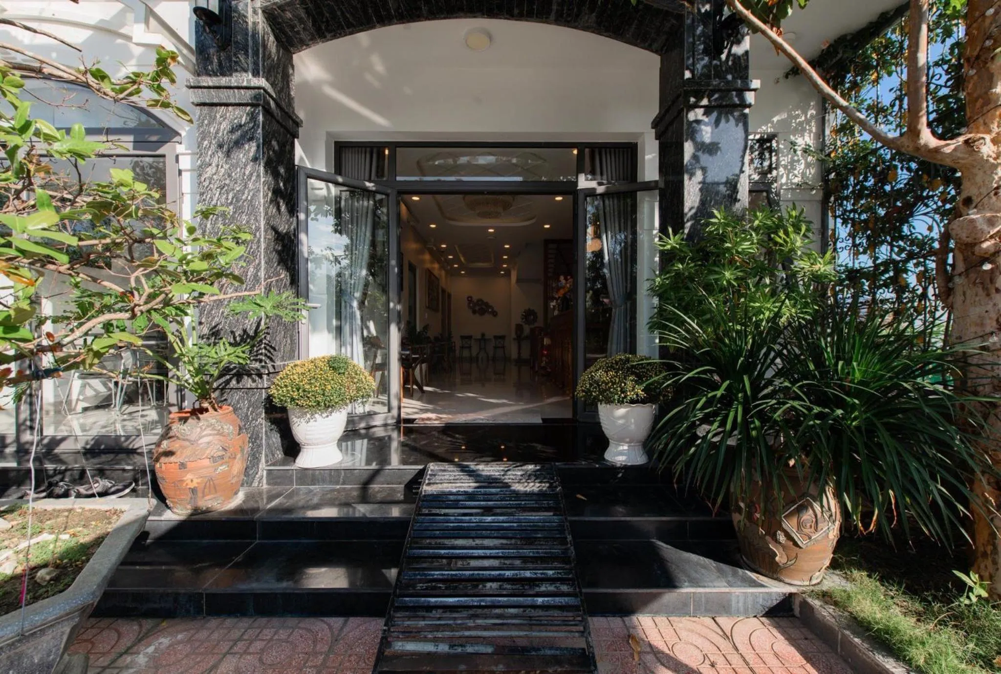 Facade/entrance in West Lake Hotel - Near Bai Dai Beach