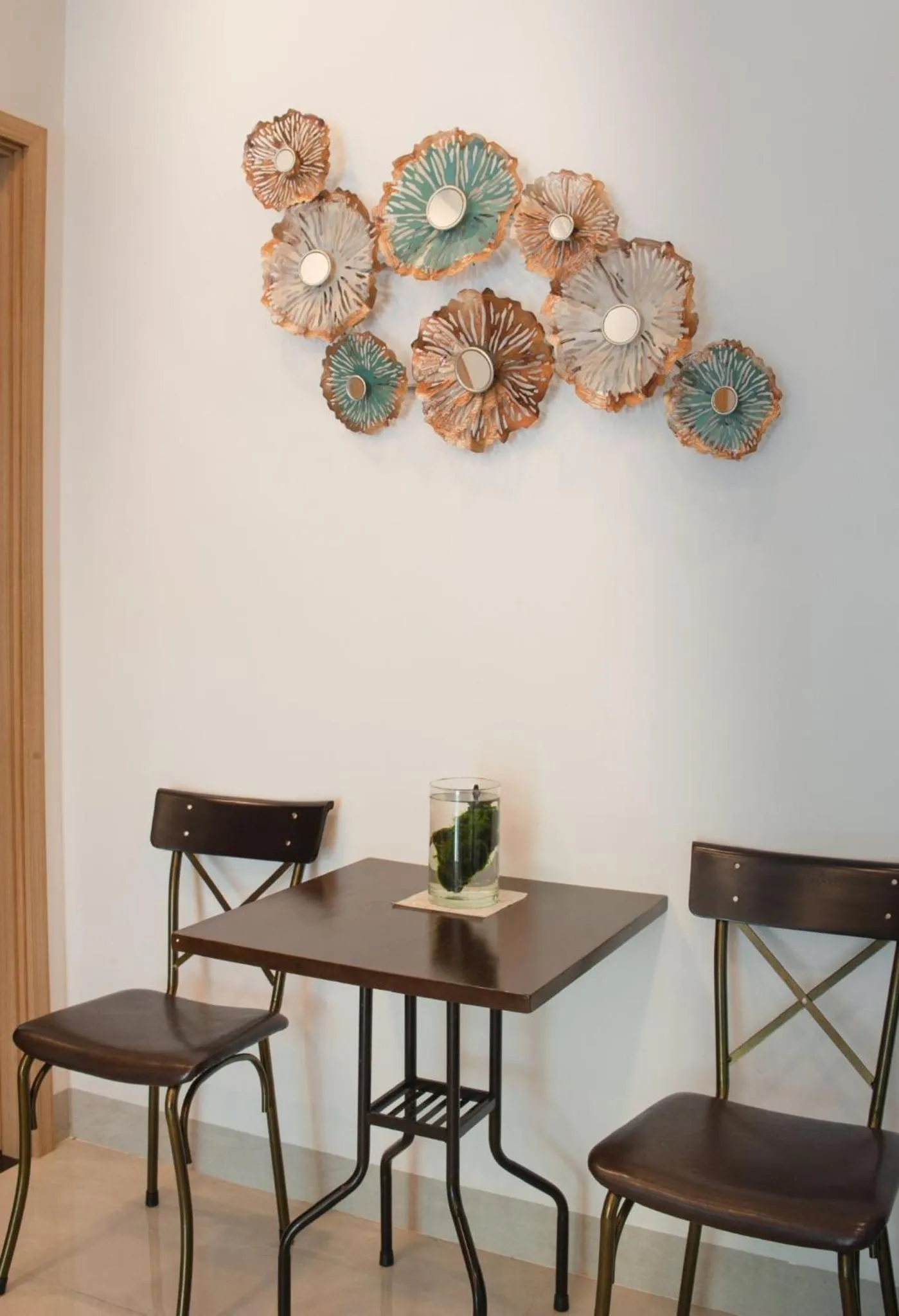 hair dresser in West Lake Hotel - Near Bai Dai Beach