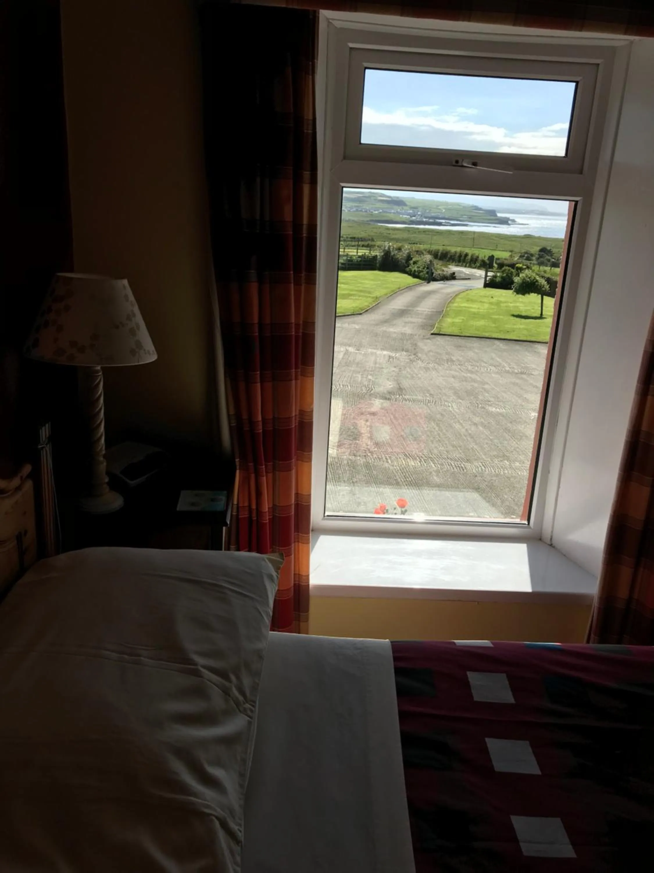 Bed in Carnside Guest House