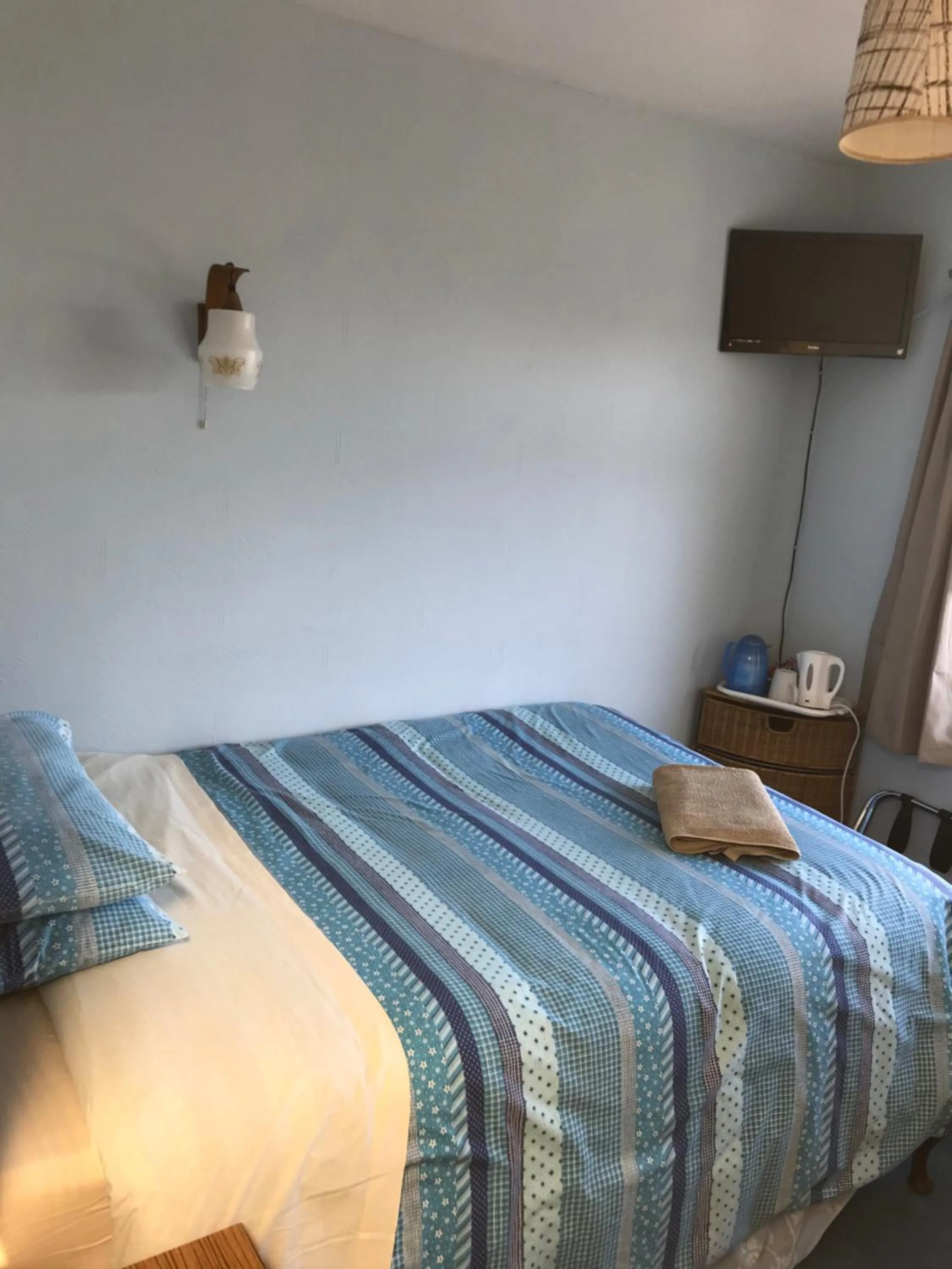 Bed in Carnside Guest House