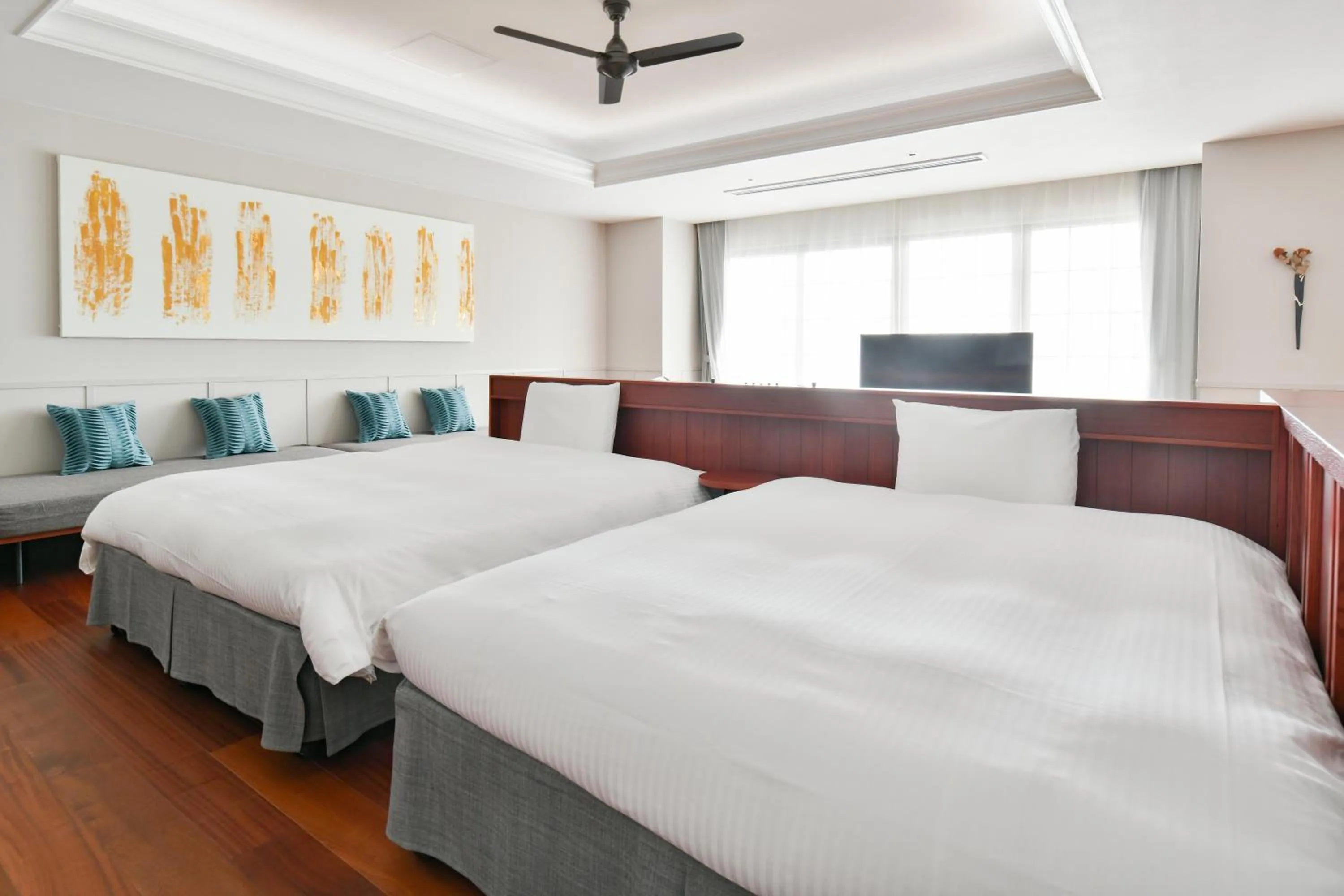 Bed in Lequ Okinawa Chatan Spa ＆ Resort