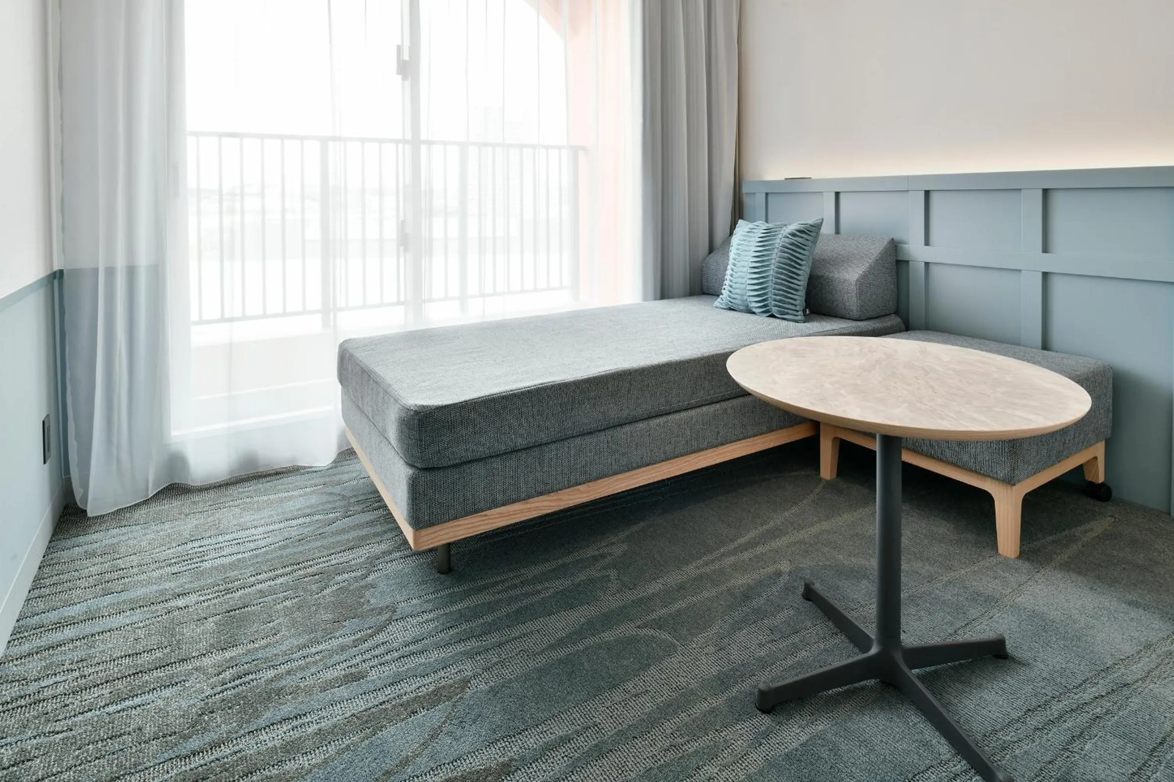 Balcony/Terrace, Bed in Lequ Okinawa Chatan Spa ＆ Resort