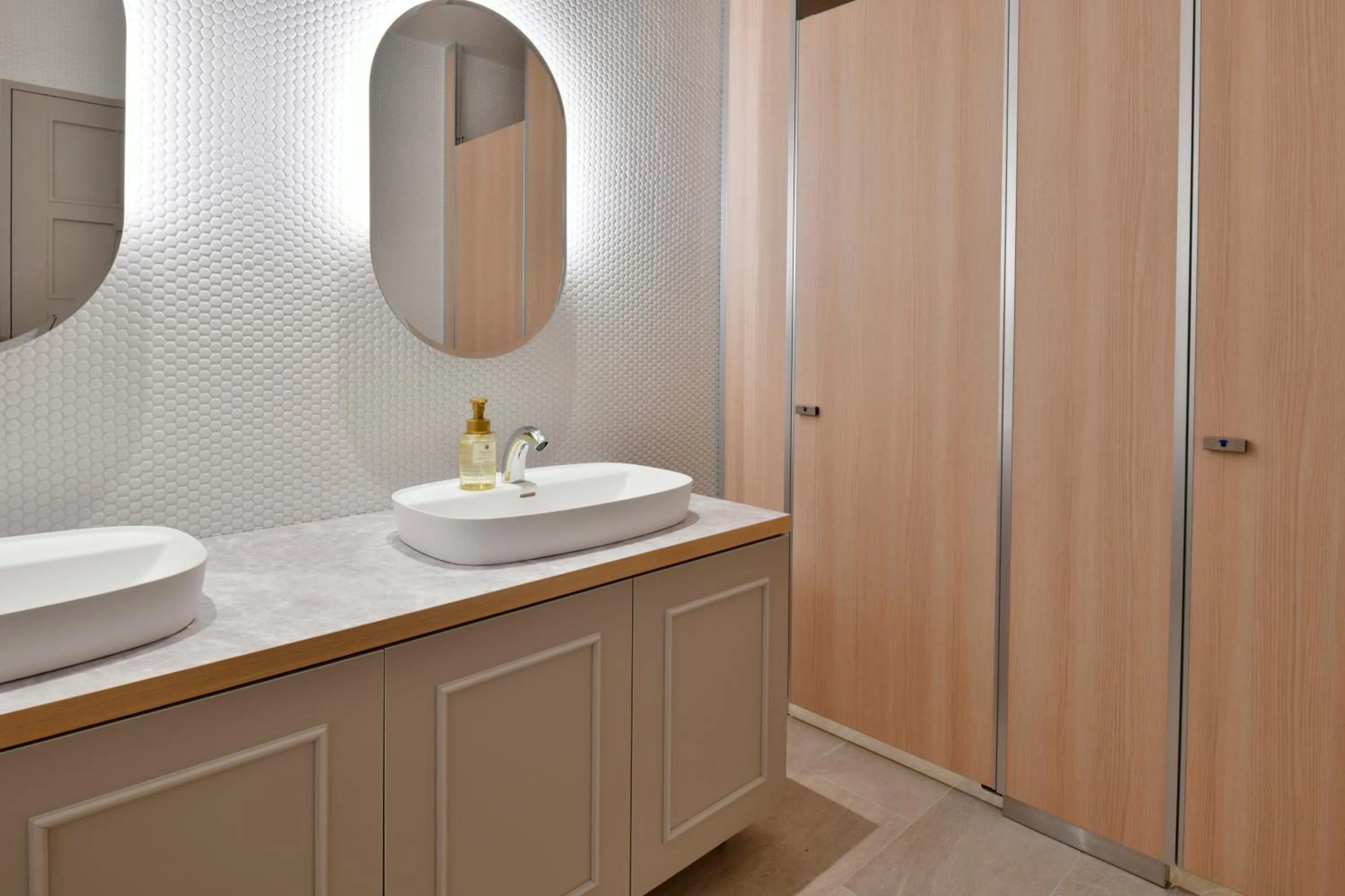 Toilet in Lequ Okinawa Chatan Spa ＆ Resort