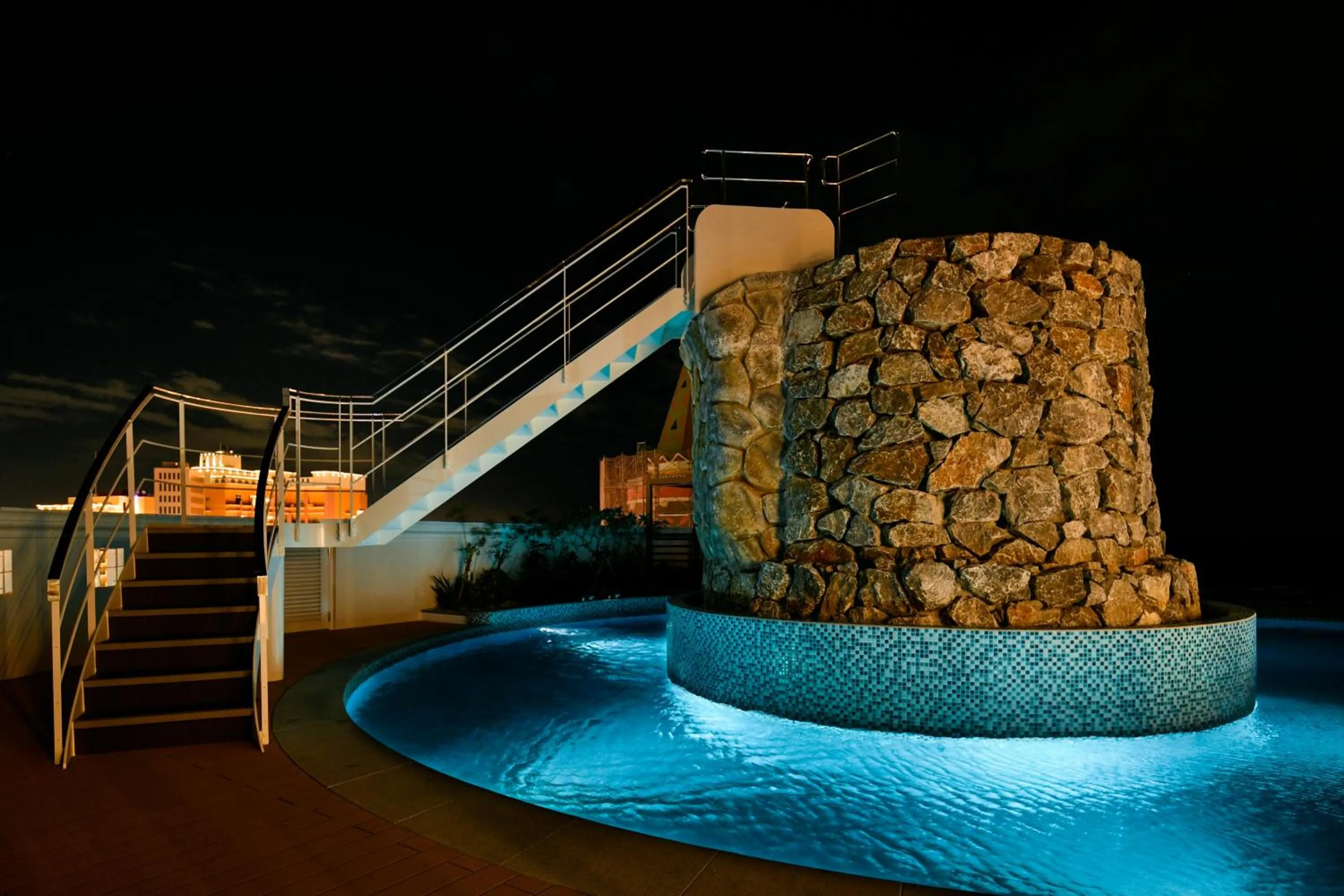 Night in Lequ Okinawa Chatan Spa ＆ Resort