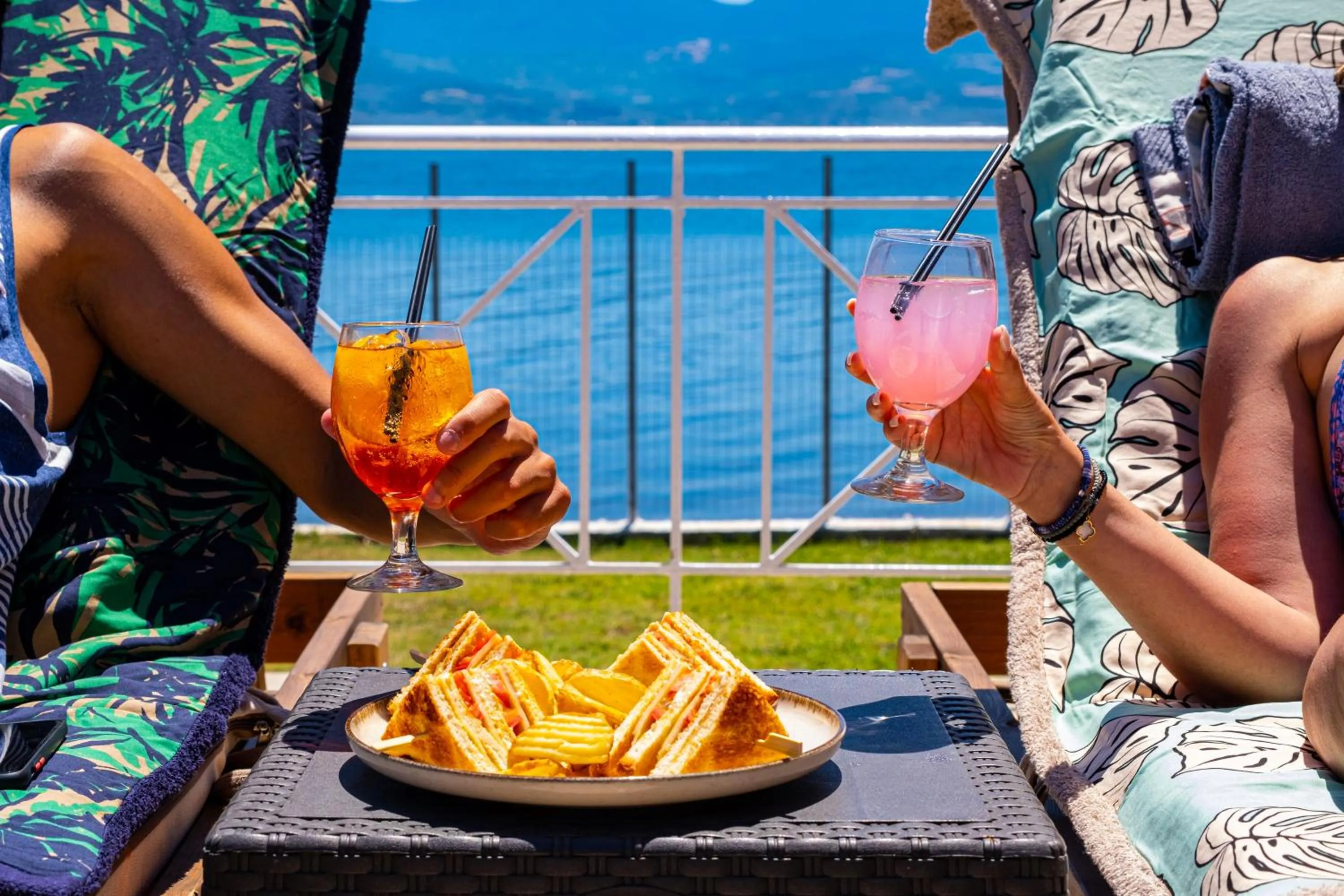 Food and drinks in Tsamadanis Hotel & Bungalows Friends Family