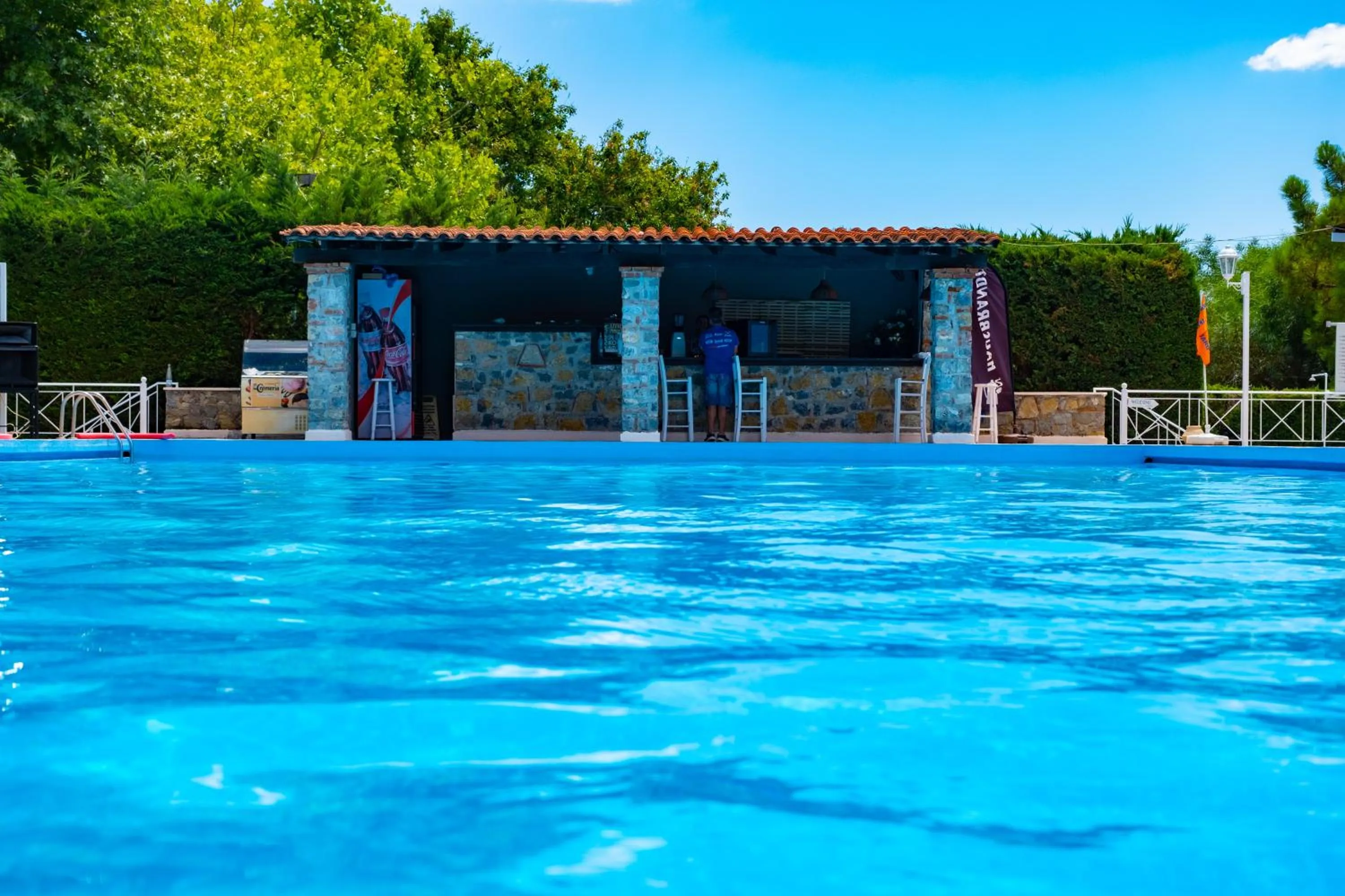 Swimming pool in Tsamadanis Hotel & Bungalows Friends Family