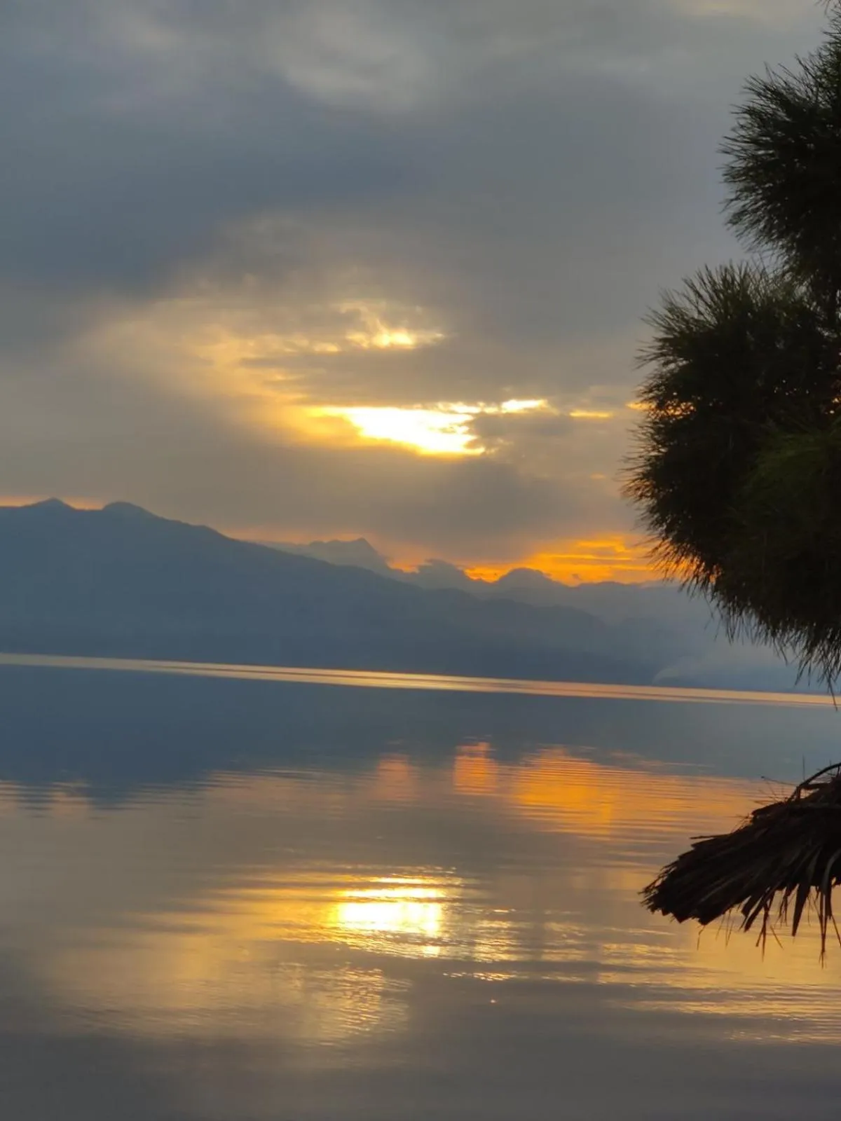 Sunset in Tsamadanis Hotel & Bungalows Friends Family