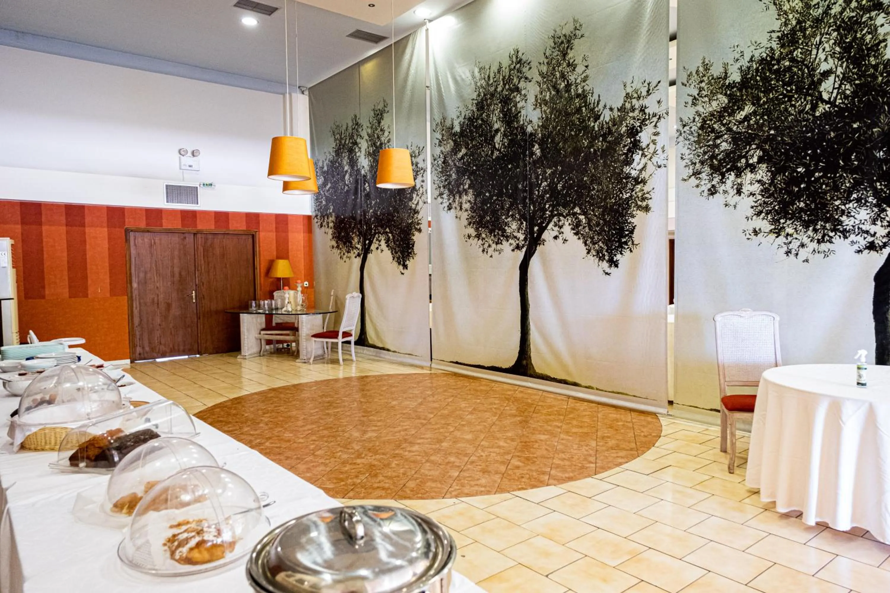 Banquet/Function facilities in Tsamadanis Hotel & Bungalows Friends Family