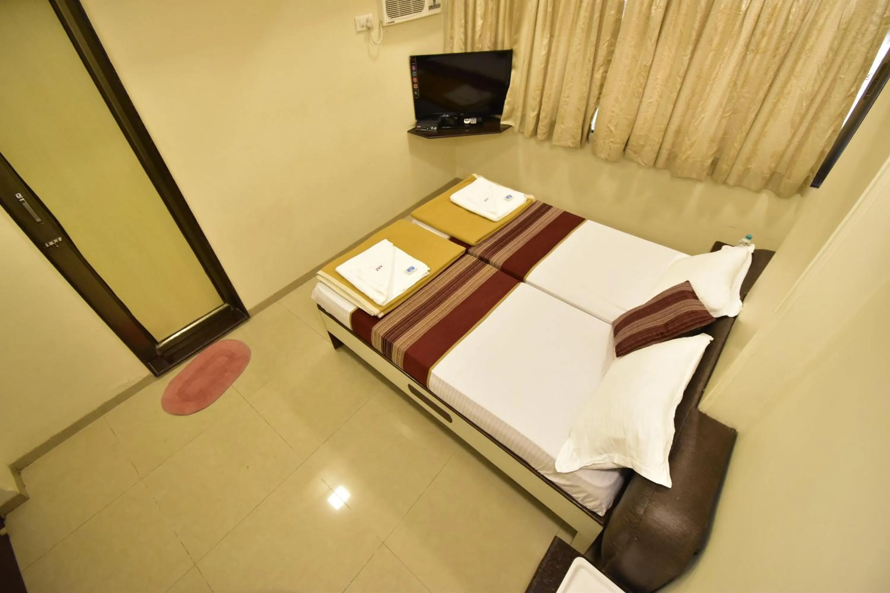 Budget Double or Twin Room - single occupancy in Hotel Kalpana Palace, Mumbai