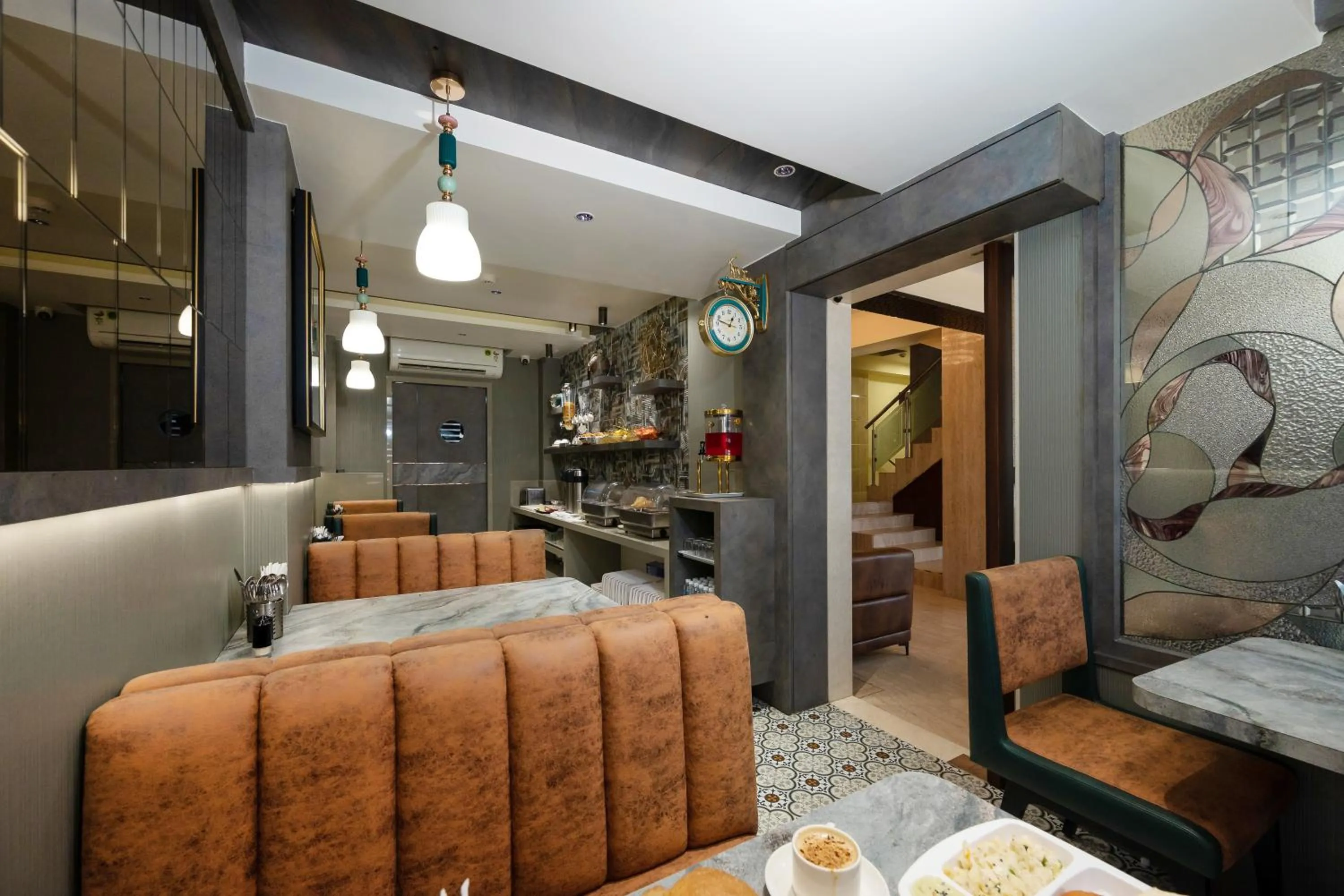 Restaurant/places to eat, Bed in Hotel Kalpana Palace, Mumbai