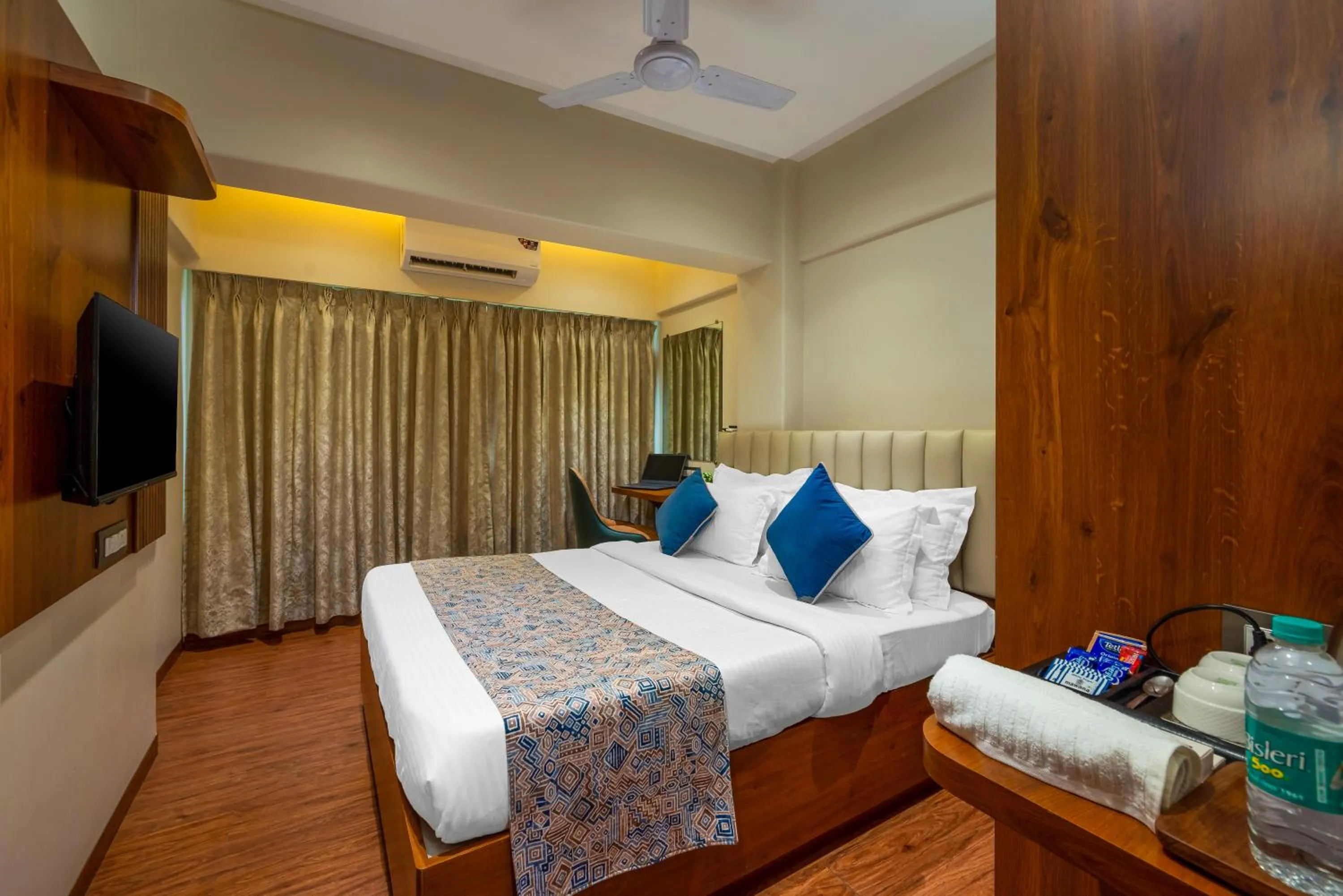 Bed in Hotel Kalpana Palace, Mumbai