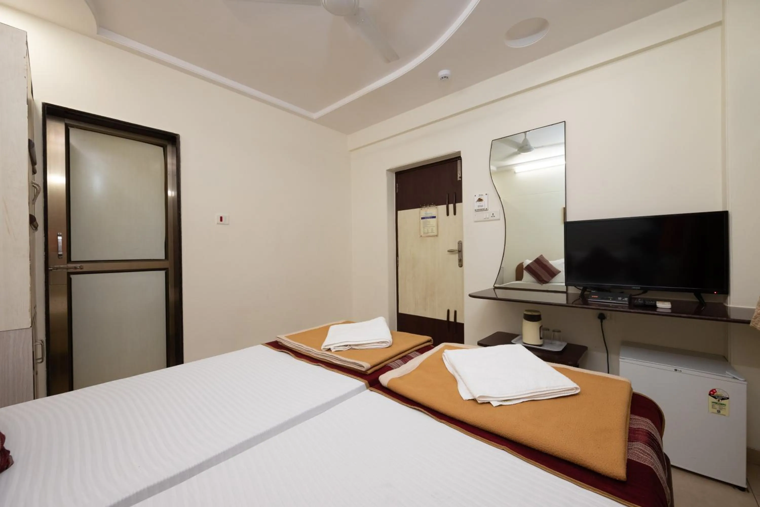 Bed in Hotel Kalpana Palace, Mumbai