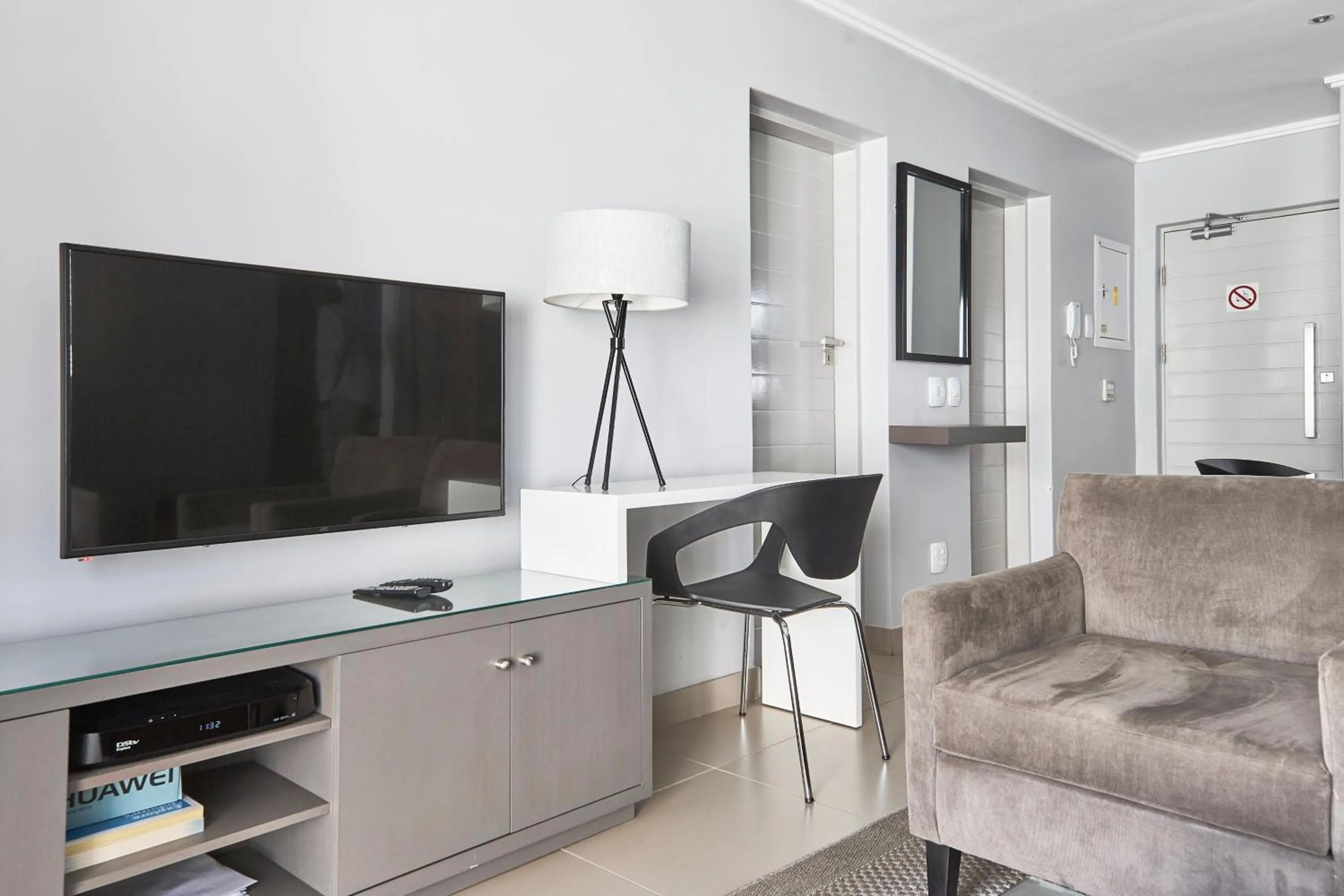 TV and multimedia in The Residency Hurlingham