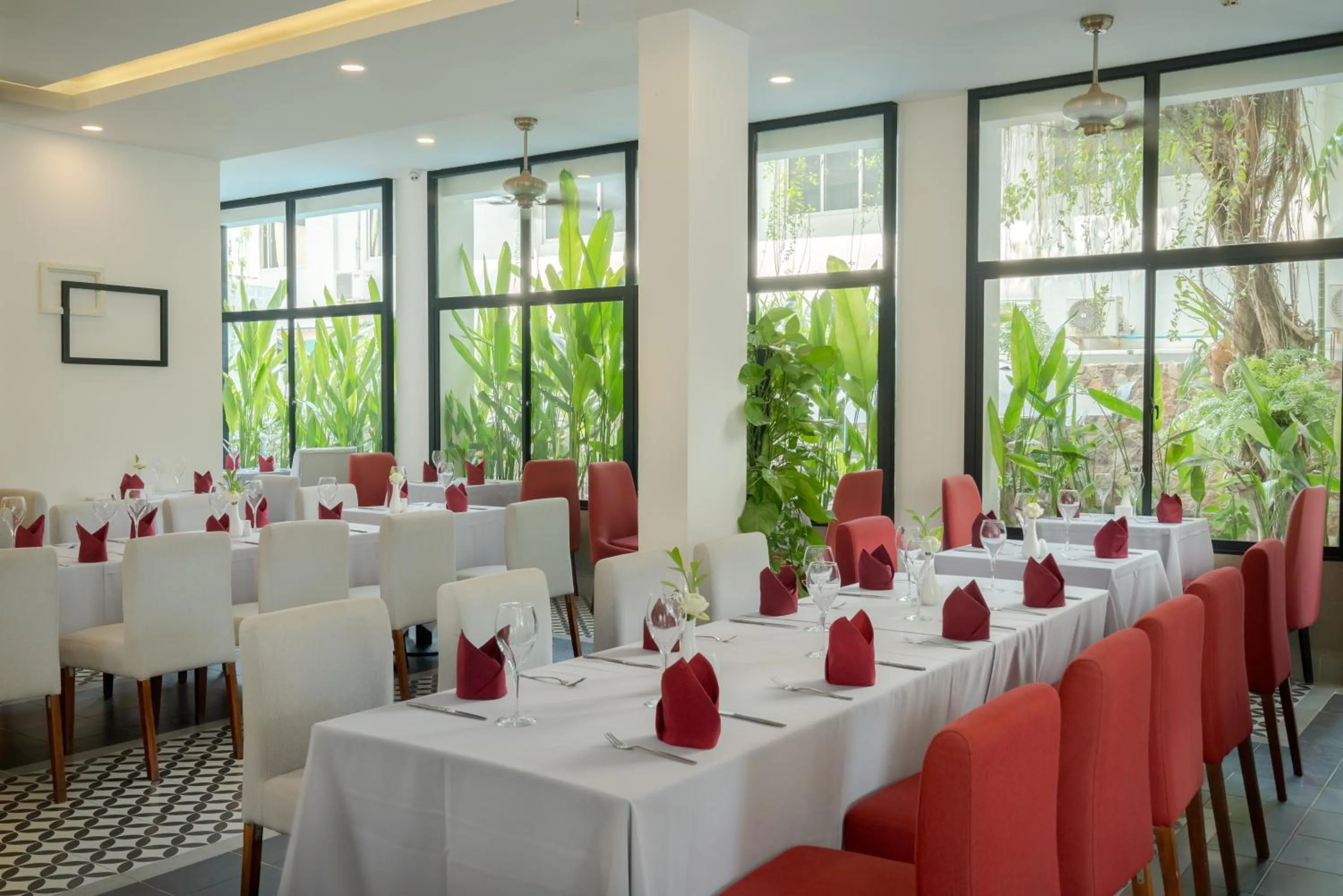 Restaurant/places to eat in Angkor Aurora