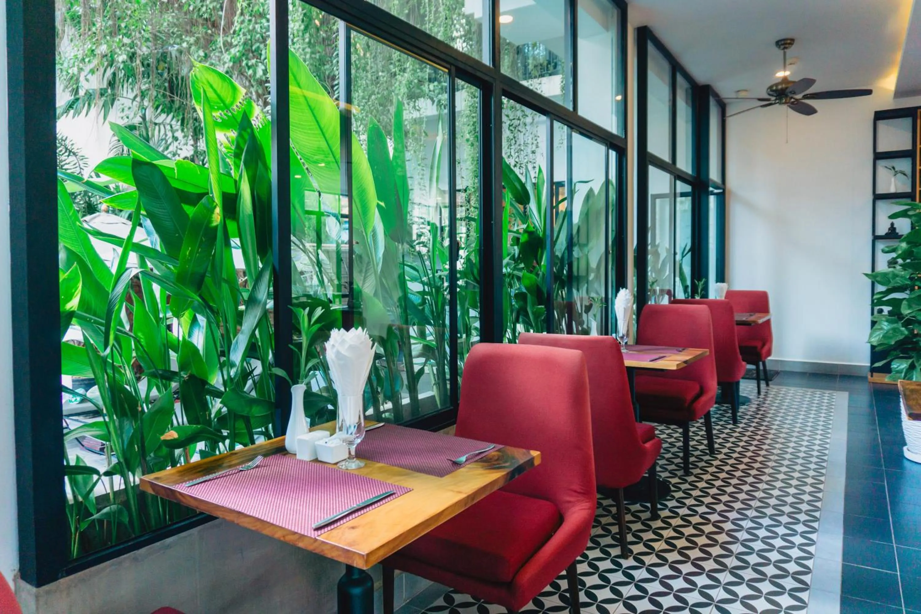 Restaurant/places to eat in Angkor Aurora