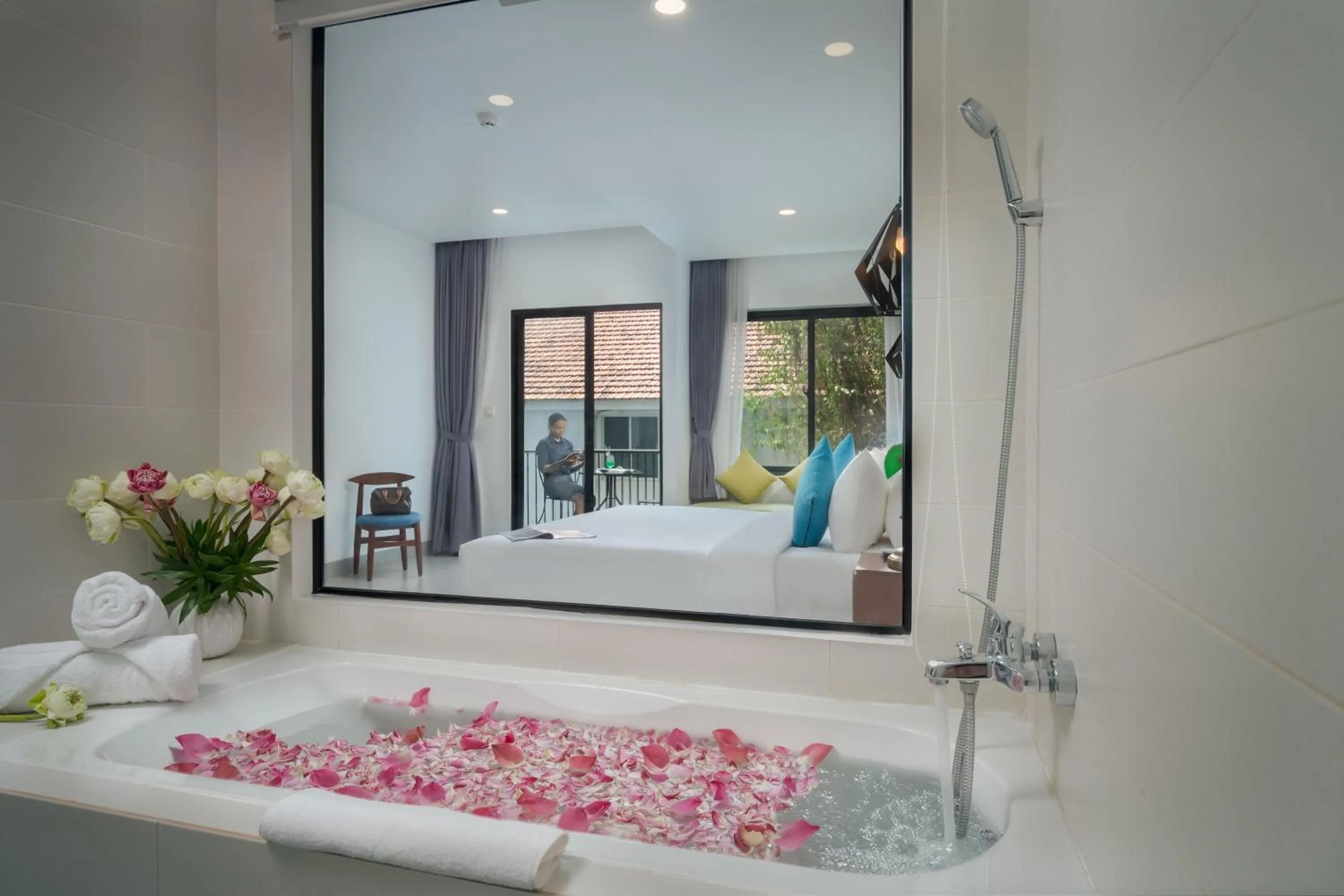 Bath in Angkor Aurora