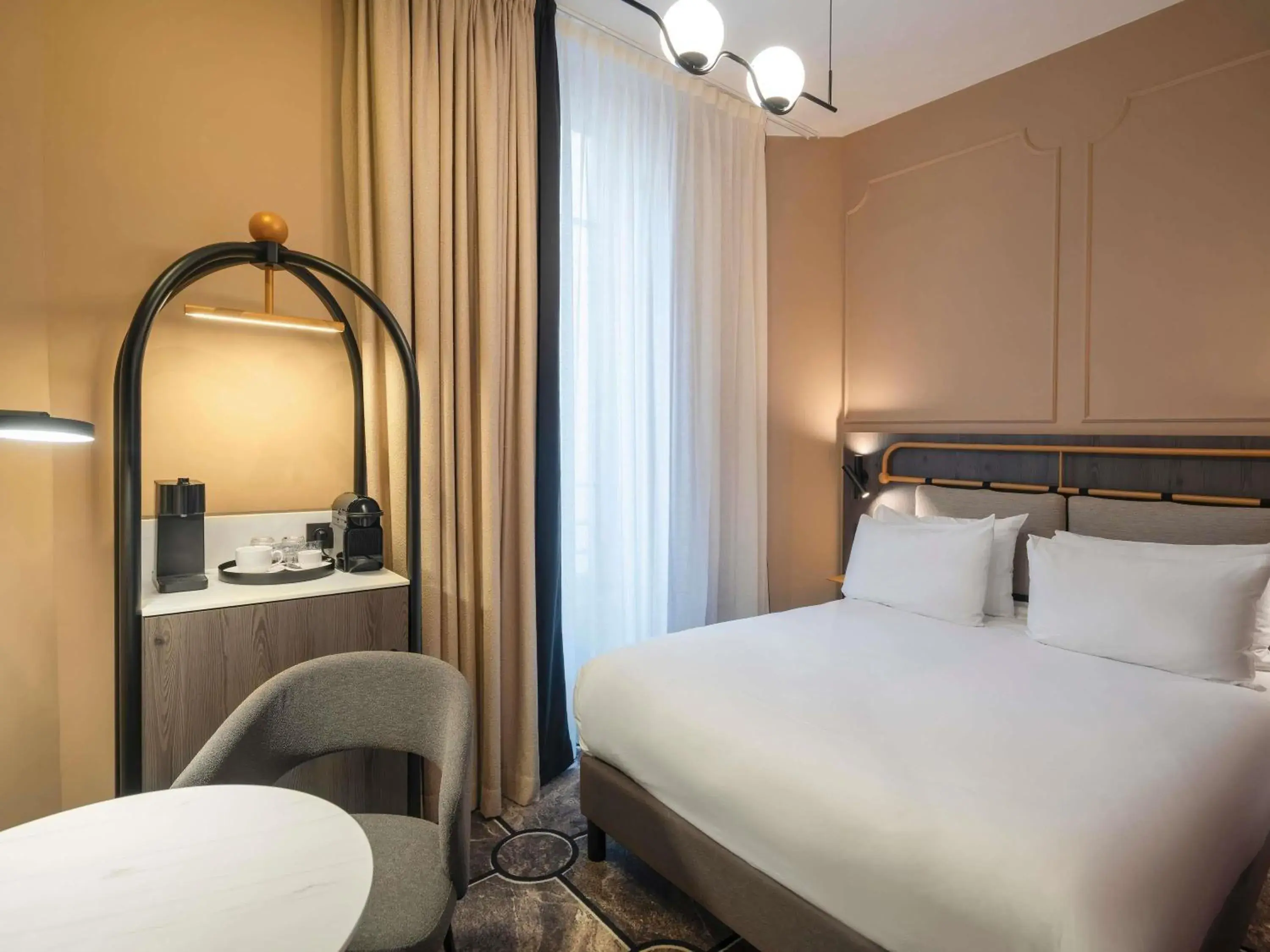 Bedroom, Bed in Grand Hotel des Brotteaux Lyon Ctre - Handwritten Collection Bedroom, Bed in Grand Hotel des Brotteaux Lyon Ctre - Handwritten Collection