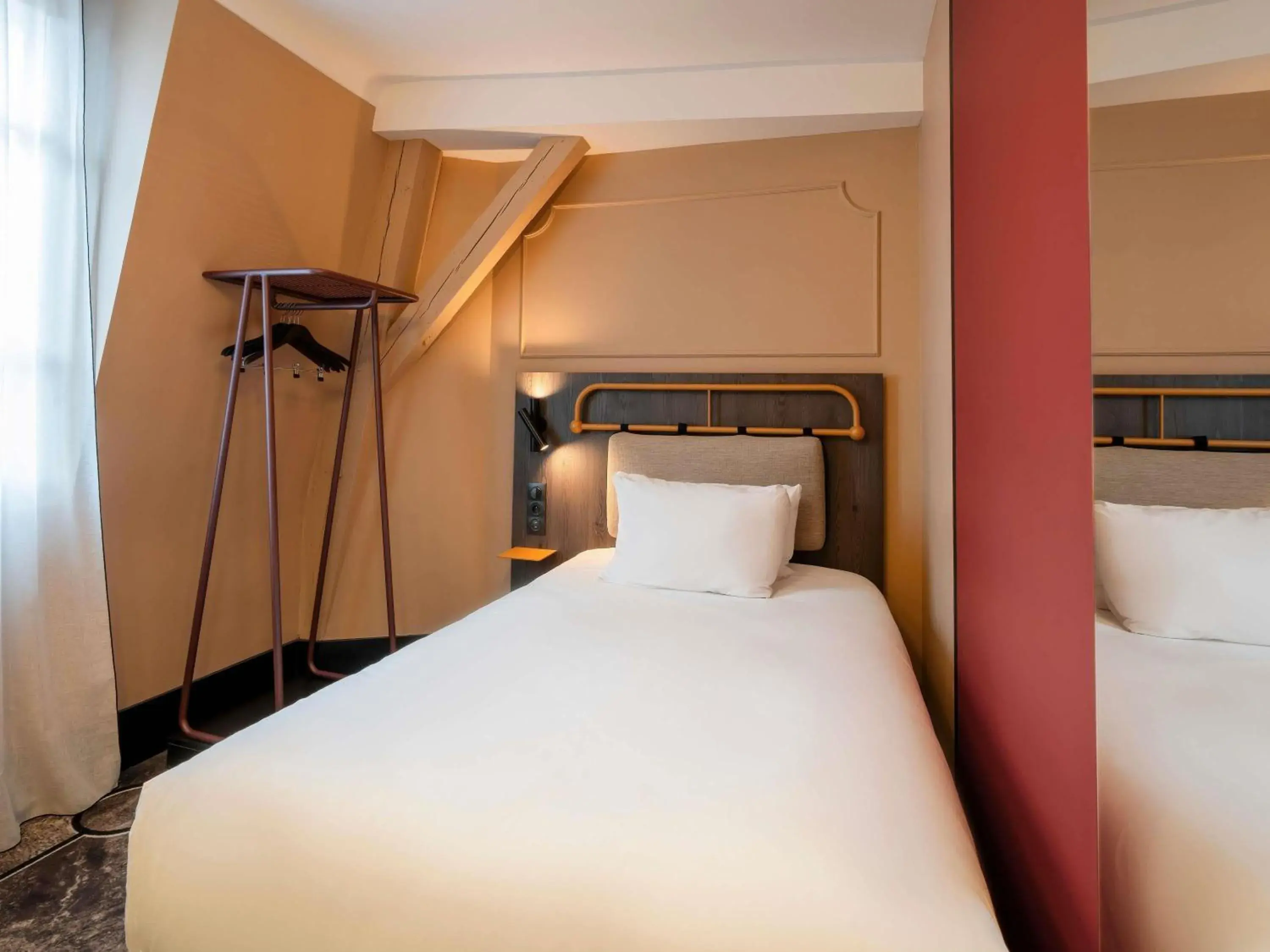 Bedroom, Bed in Grand Hotel des Brotteaux Lyon Ctre - Handwritten Collection Bedroom, Bed in Grand Hotel des Brotteaux Lyon Ctre - Handwritten Collection