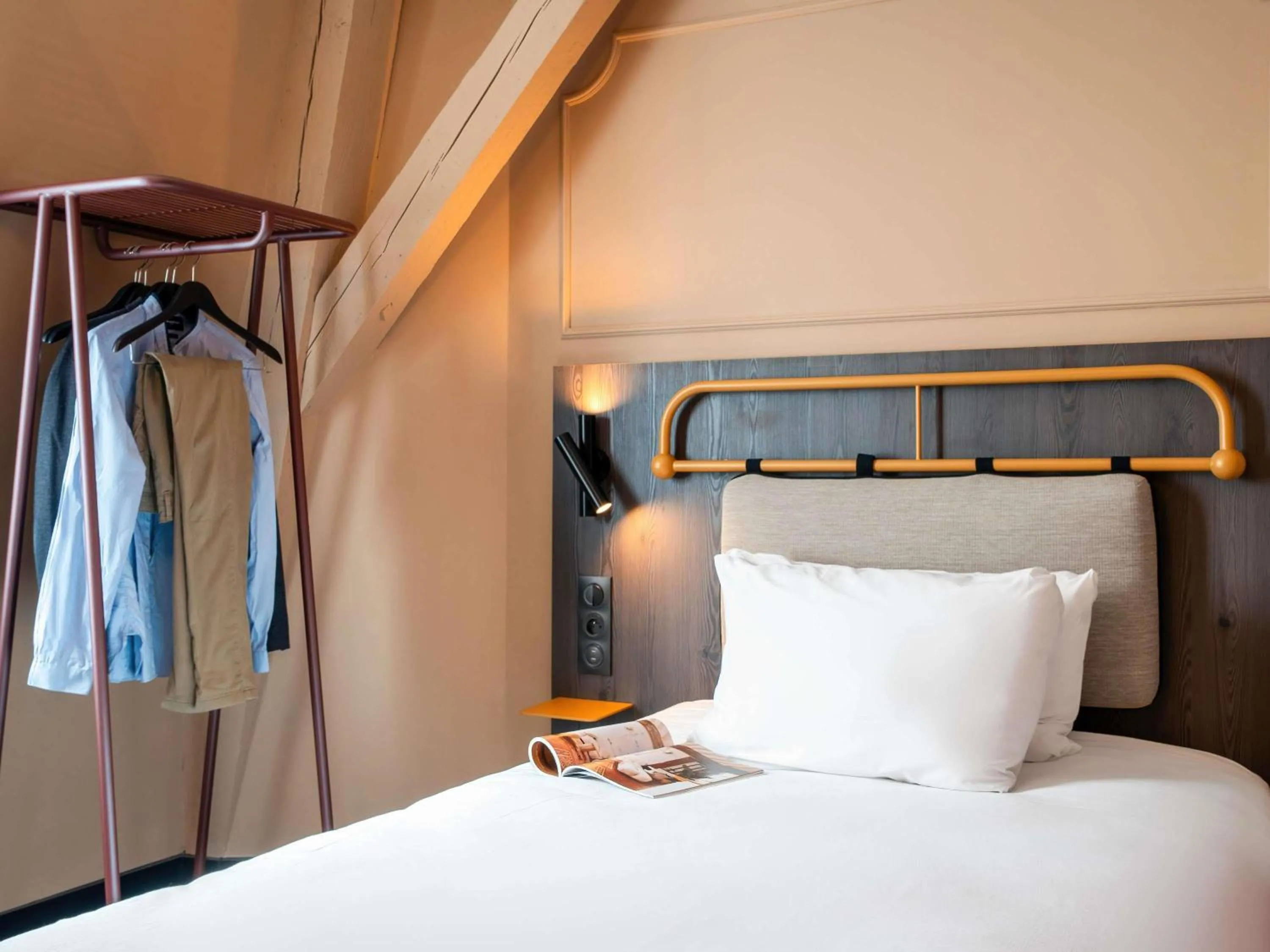 Bedroom, Bed in Grand Hotel des Brotteaux Lyon Ctre - Handwritten Collection