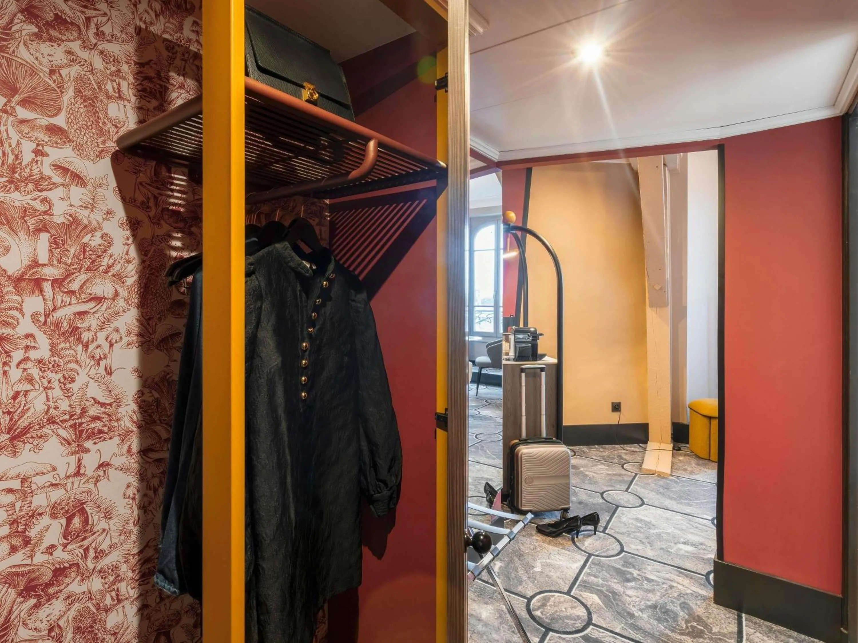 Bedroom in Grand Hotel des Brotteaux Lyon Ctre - Handwritten Collection