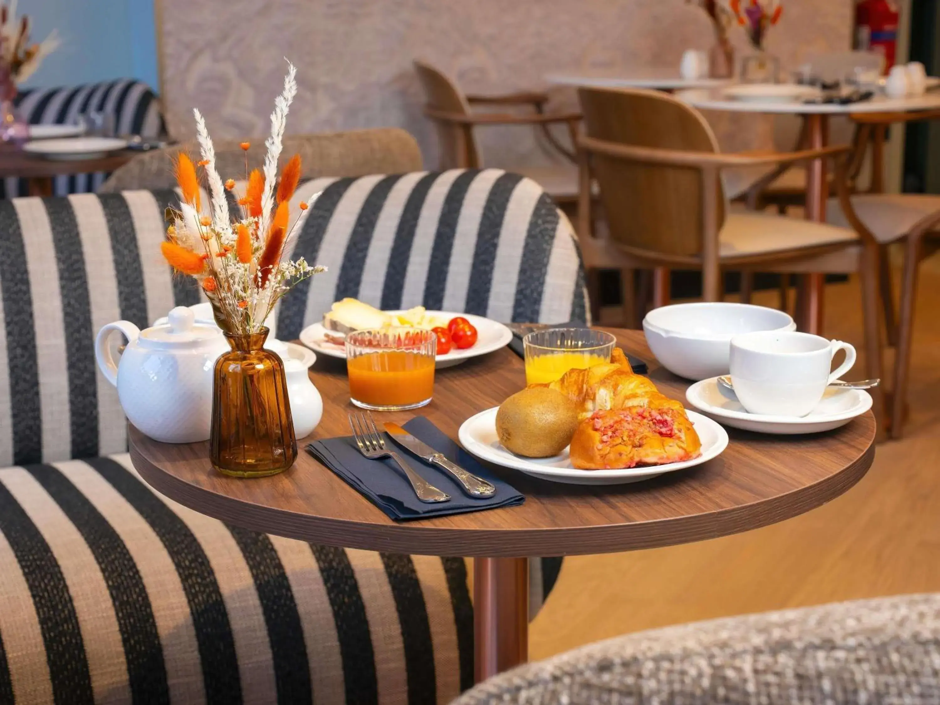 Breakfast in Grand Hotel des Brotteaux Lyon Ctre - Handwritten Collection Breakfast in Grand Hotel des Brotteaux Lyon Ctre - Handwritten Collection