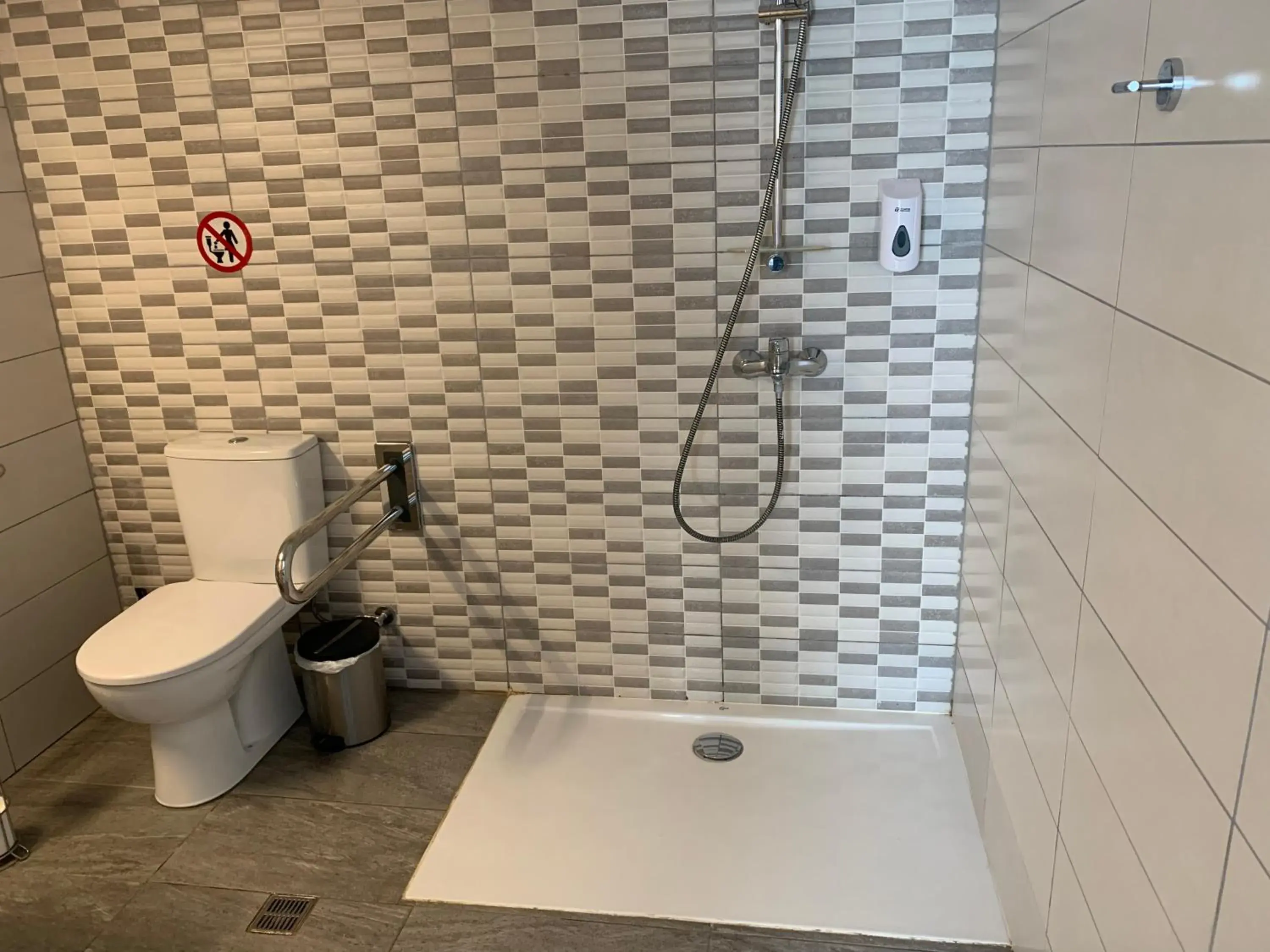 Bathroom in La Veranda Hotel