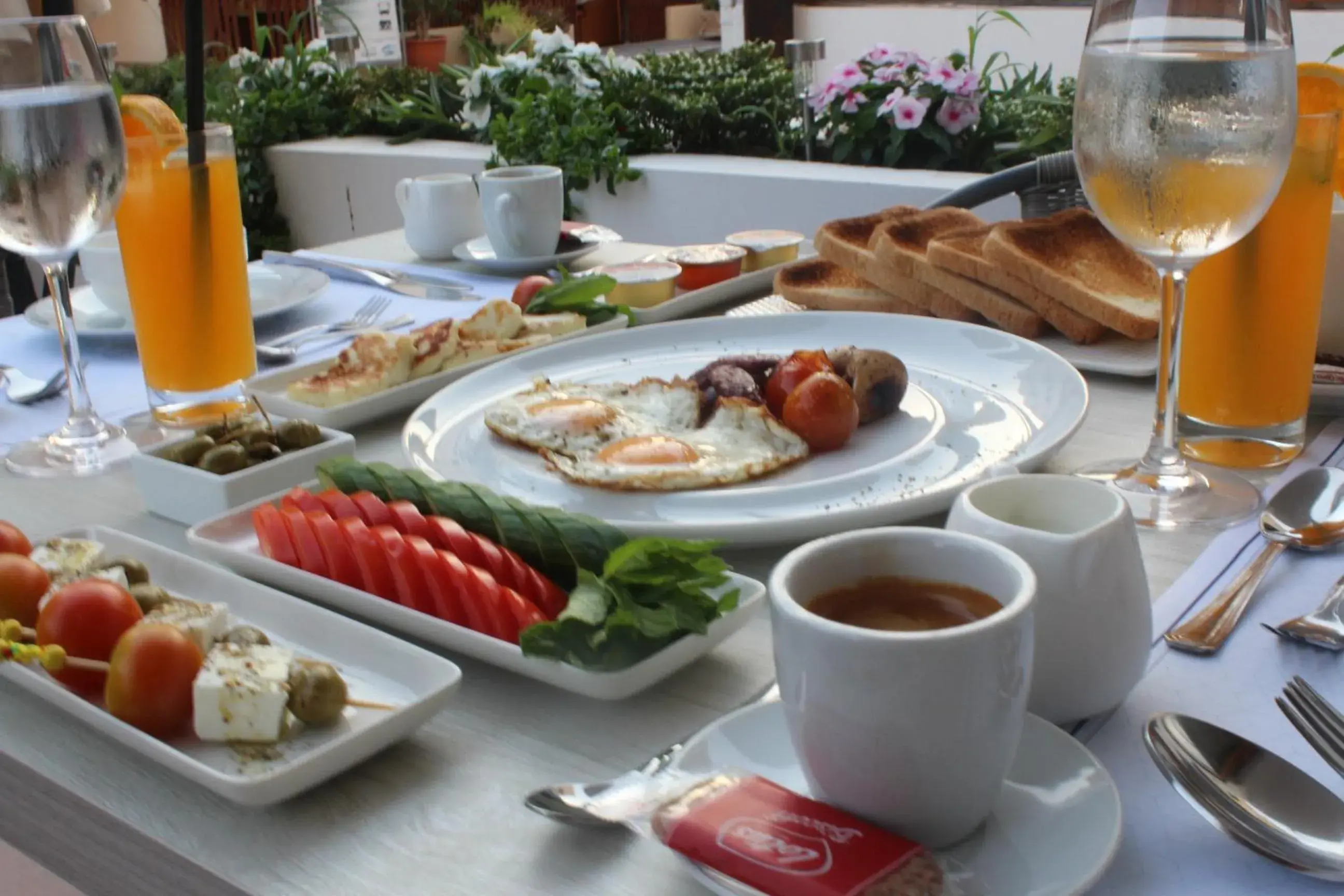 Breakfast in La Veranda Hotel