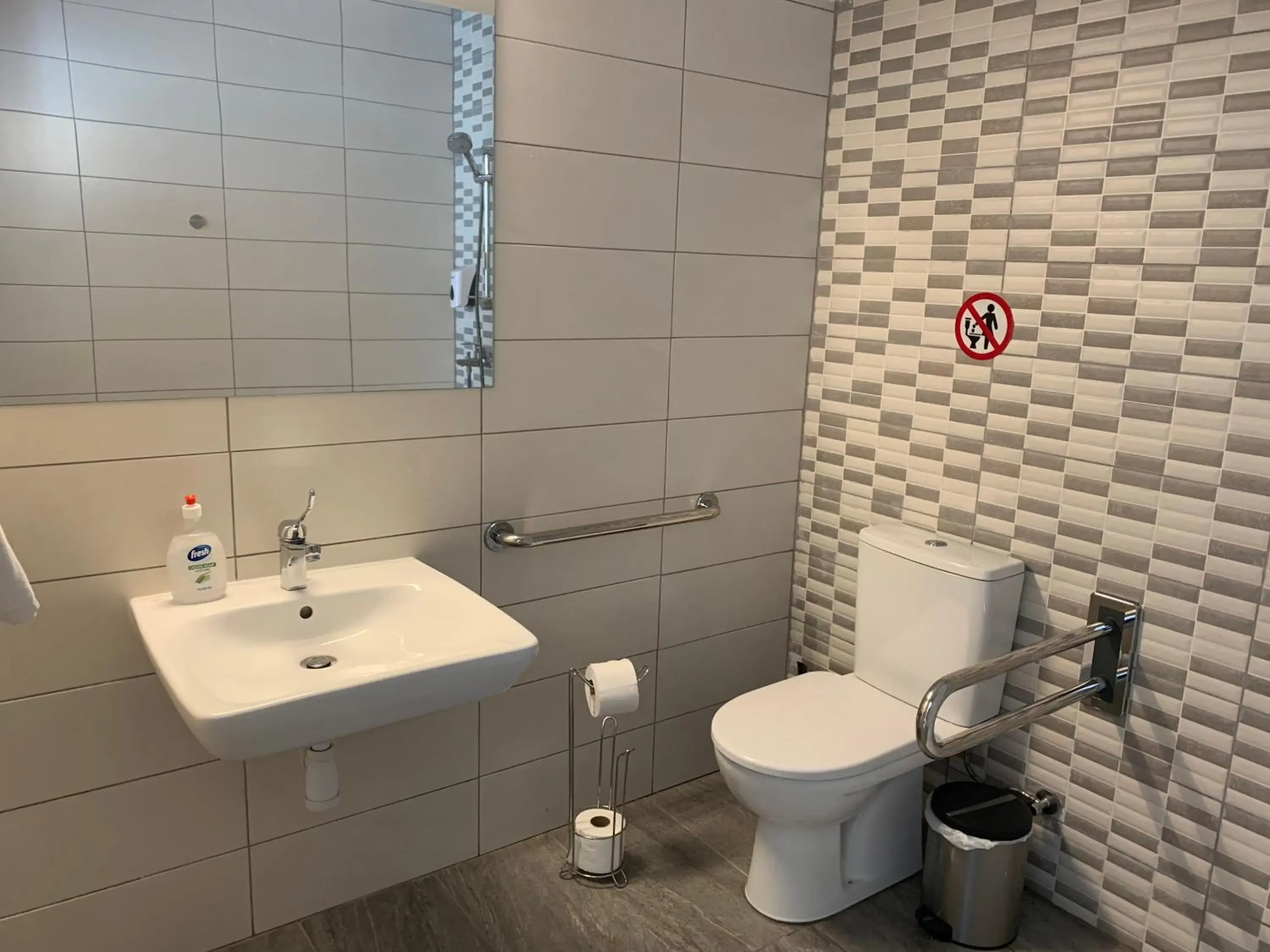 Bathroom in La Veranda Hotel