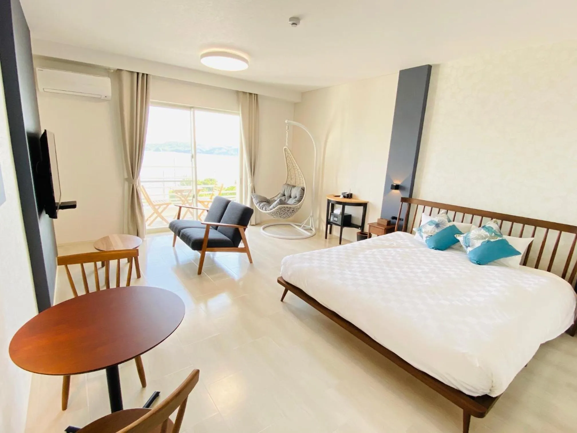 Photo of the whole room, Bed in Lalamare Kouri