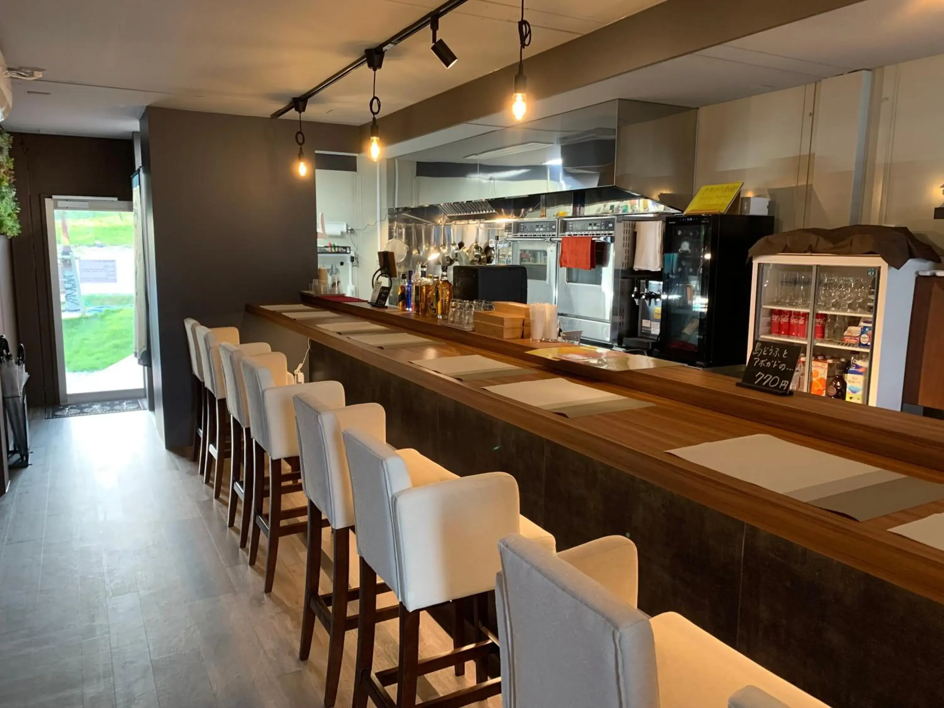 Restaurant/places to eat in Lalamare Kouri Restaurant/places to eat in Lalamare Kouri