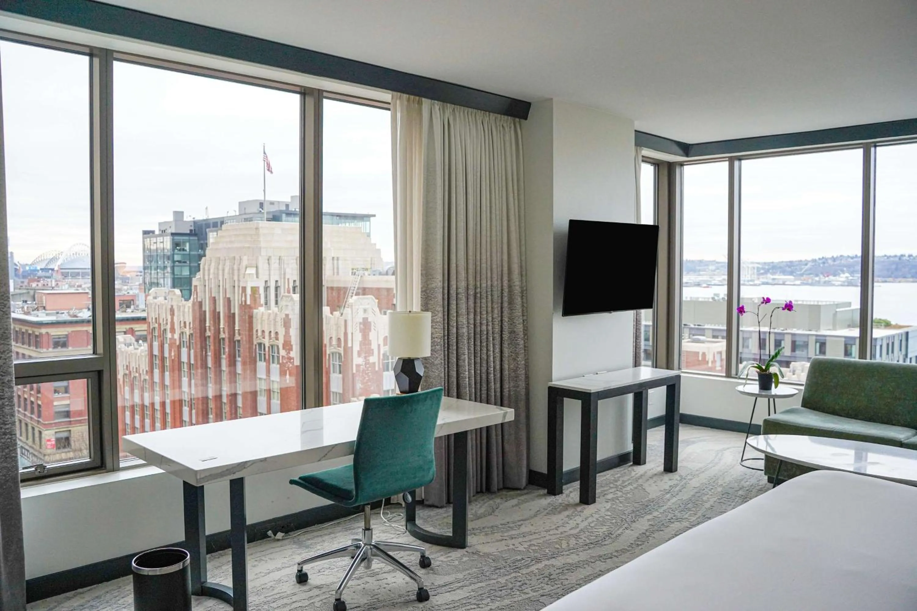 Living room, Bed in Hotel 1000, LXR Hotels & Resorts