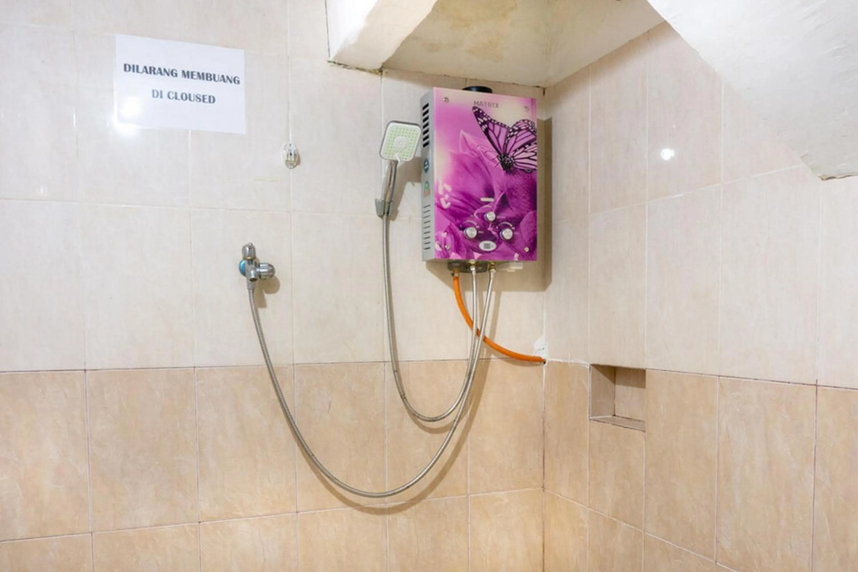 RedDoorz @ Hotel Surabaya Sumenep