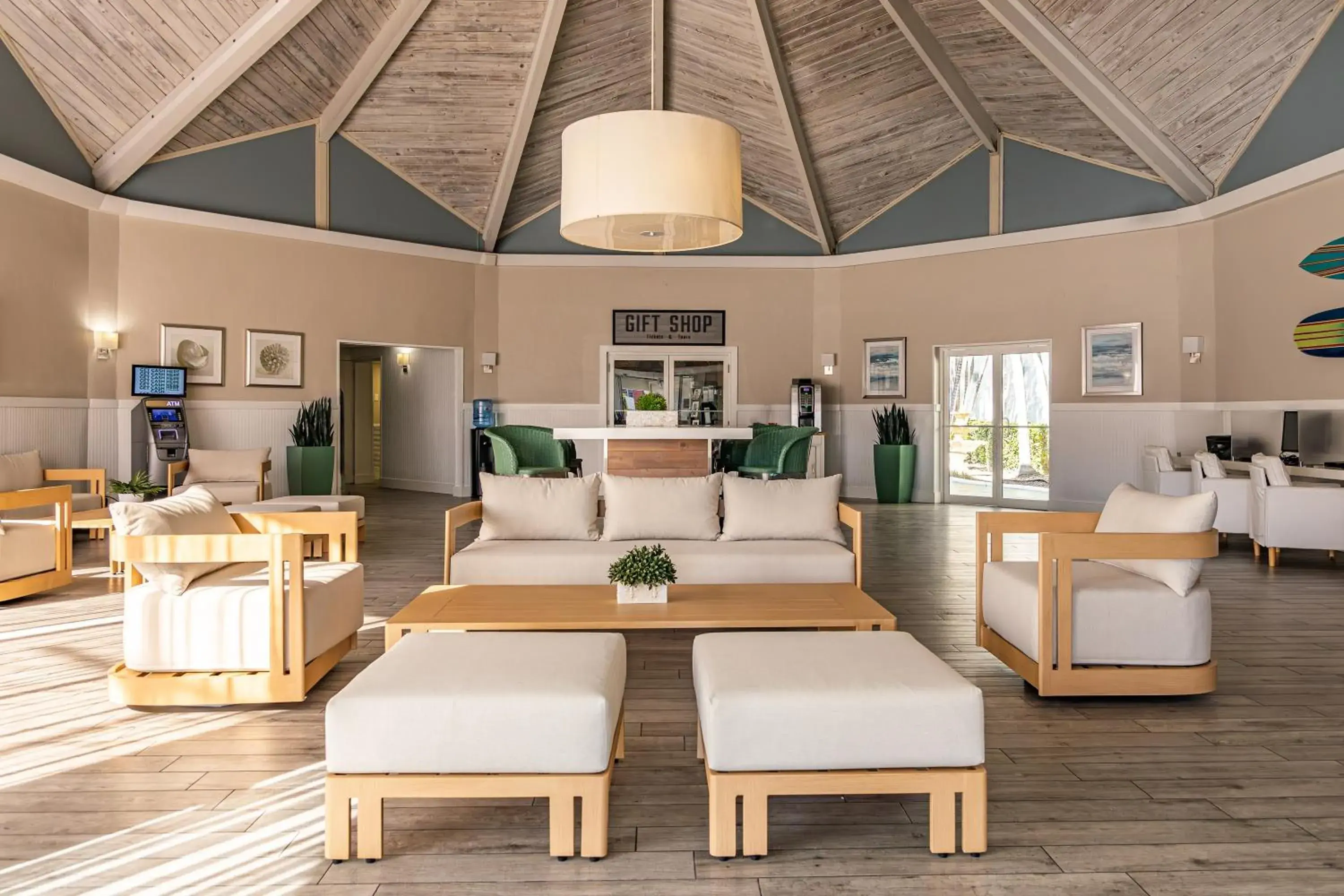 Lobby or reception in Palm Tree Club Miami Lobby or reception in Palm Tree Club Miami