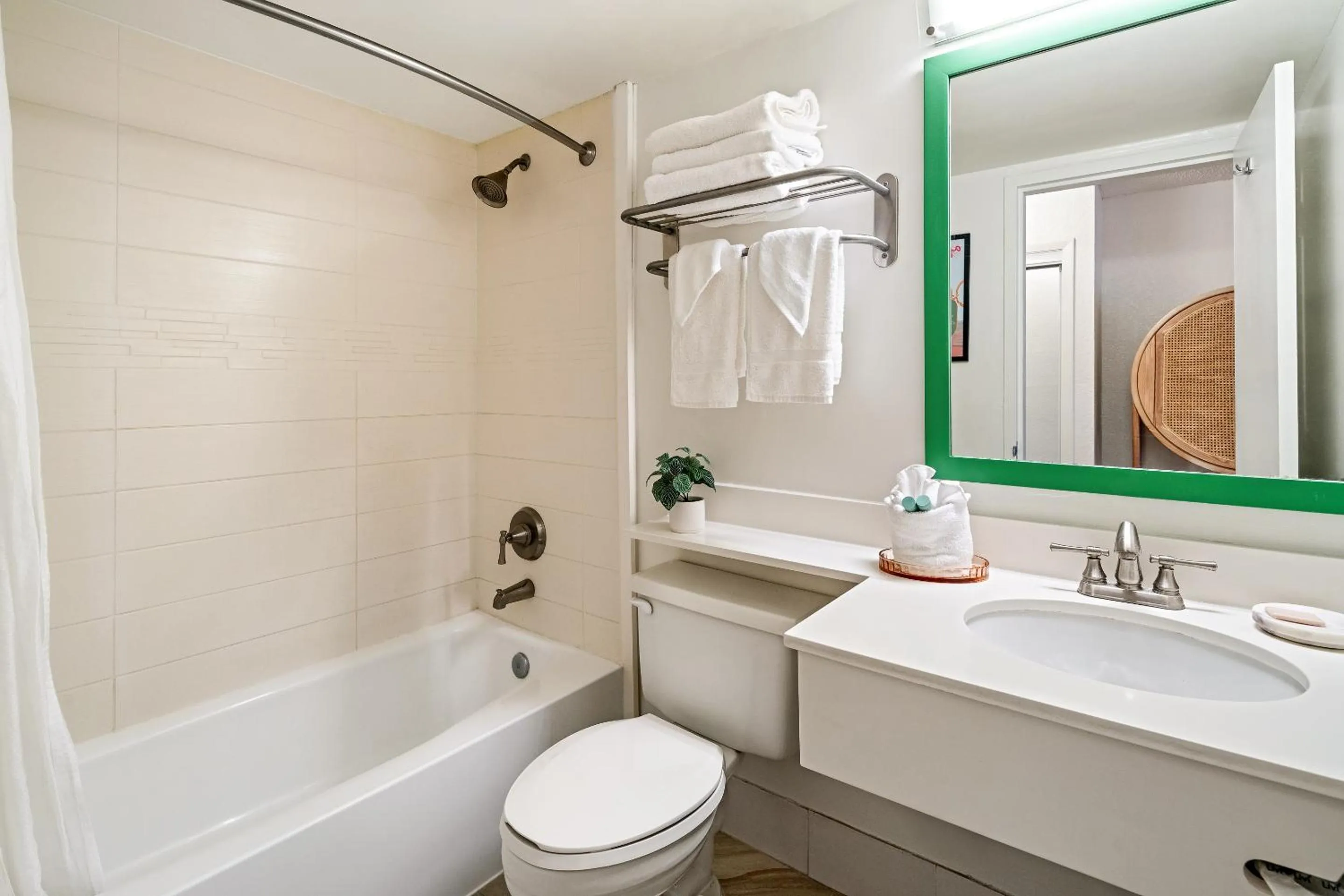 Shower in Palm Tree Club Miami