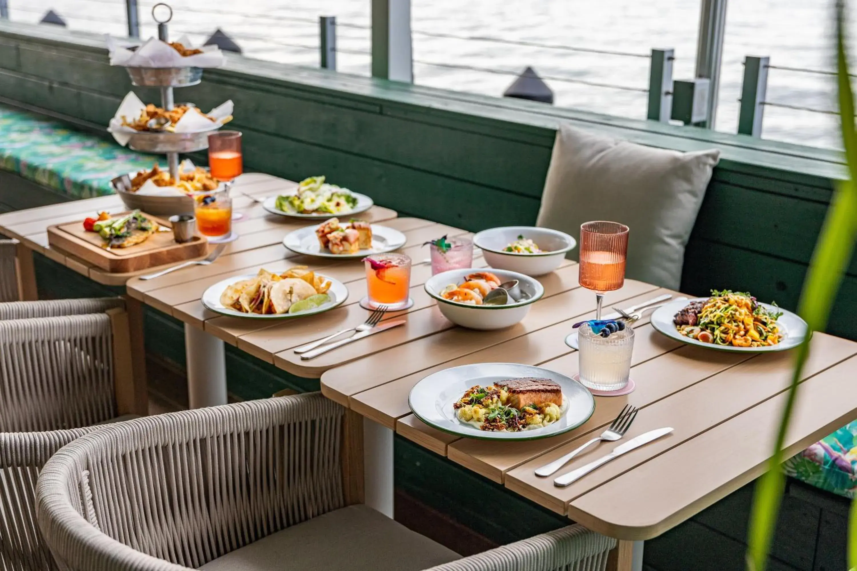 Restaurant/places to eat in Palm Tree Club Miami Restaurant/places to eat in Palm Tree Club Miami