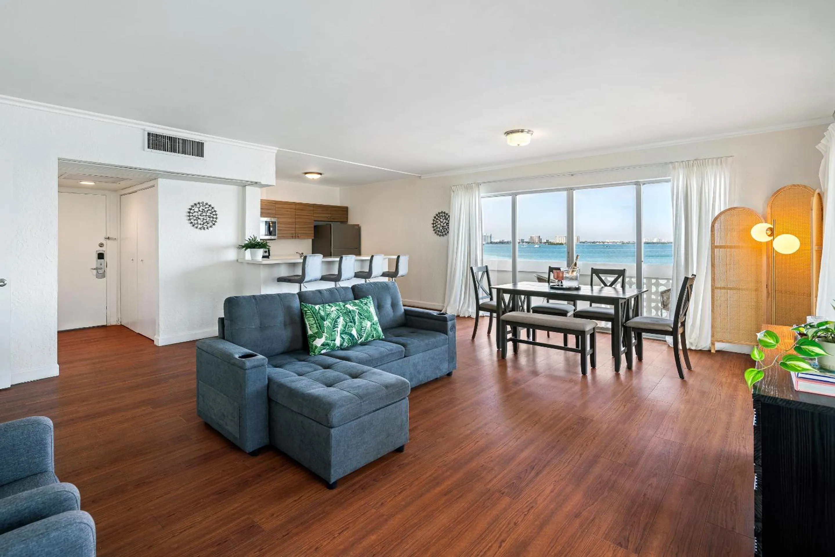 Living room in Palm Tree Club Miami