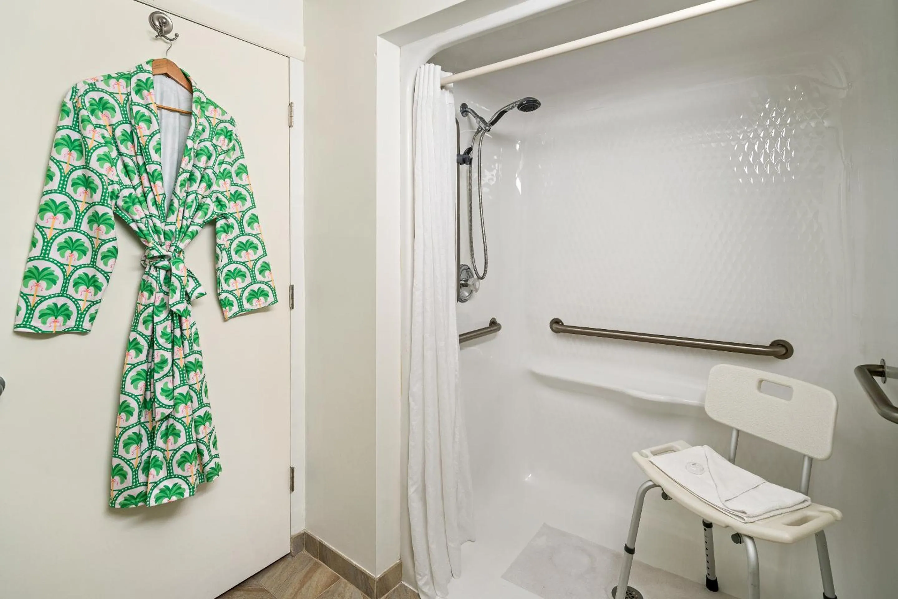 Shower in Palm Tree Club Miami