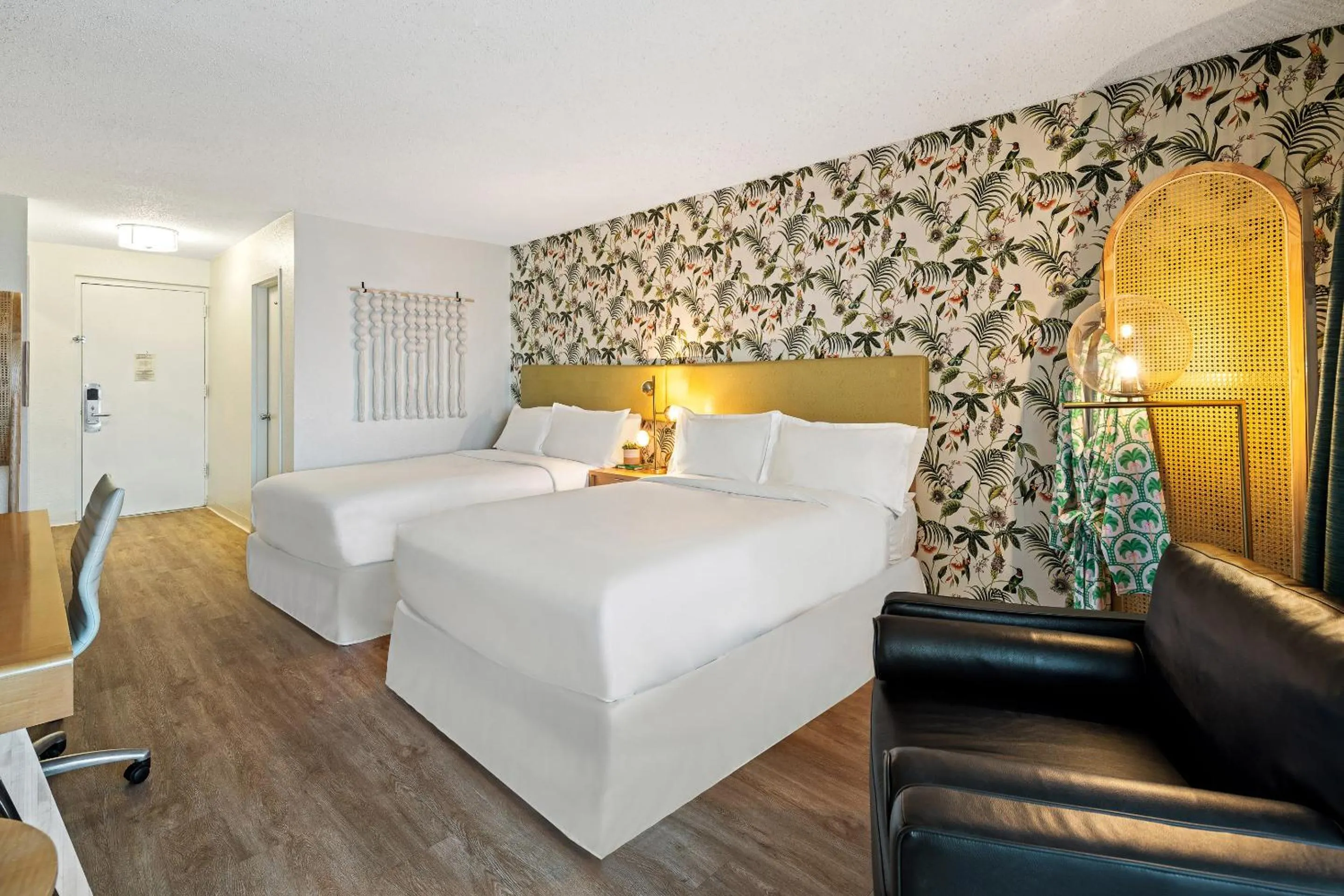 Bed in Palm Tree Club Miami