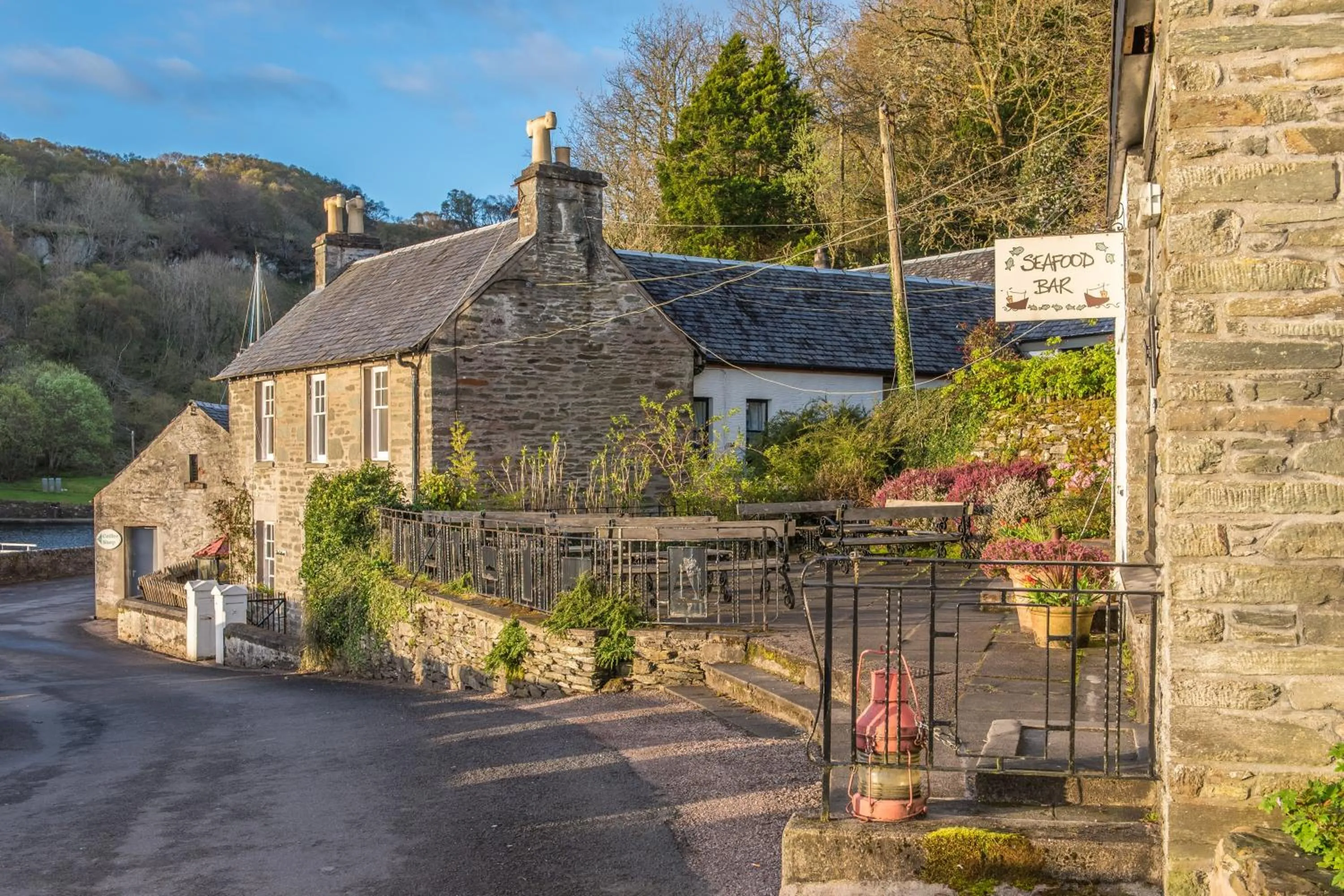 Facade/entrance in Crinan Hotel