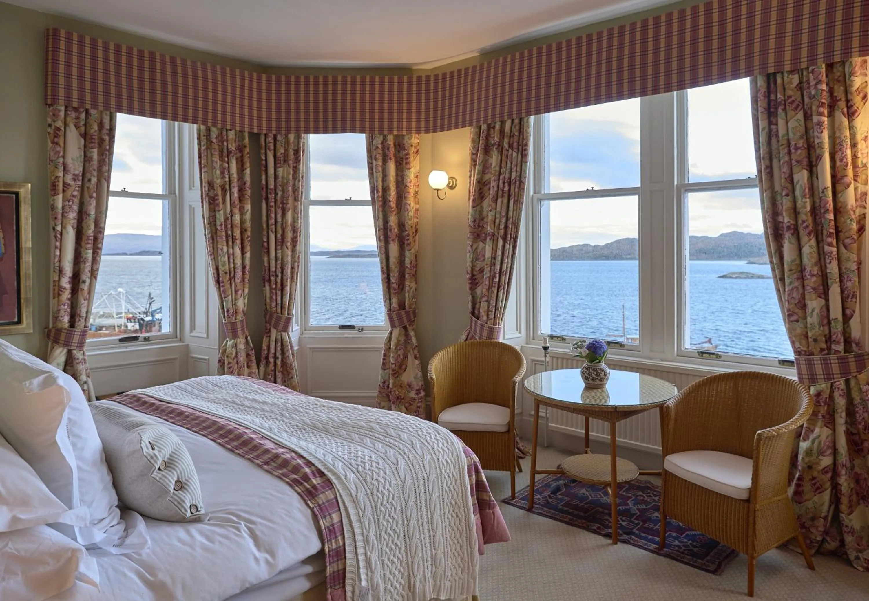 Sea view, Bed in Crinan Hotel