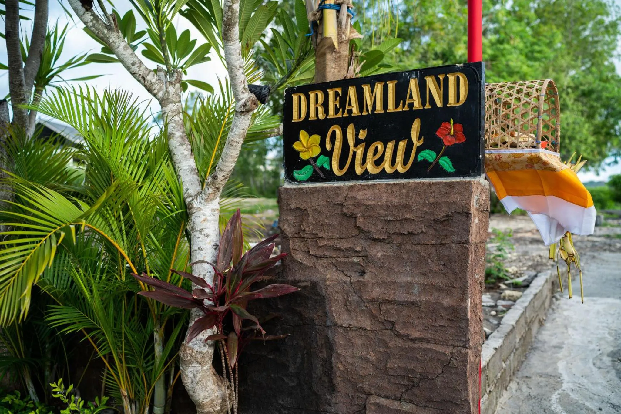 Property logo or sign in Dreamland View