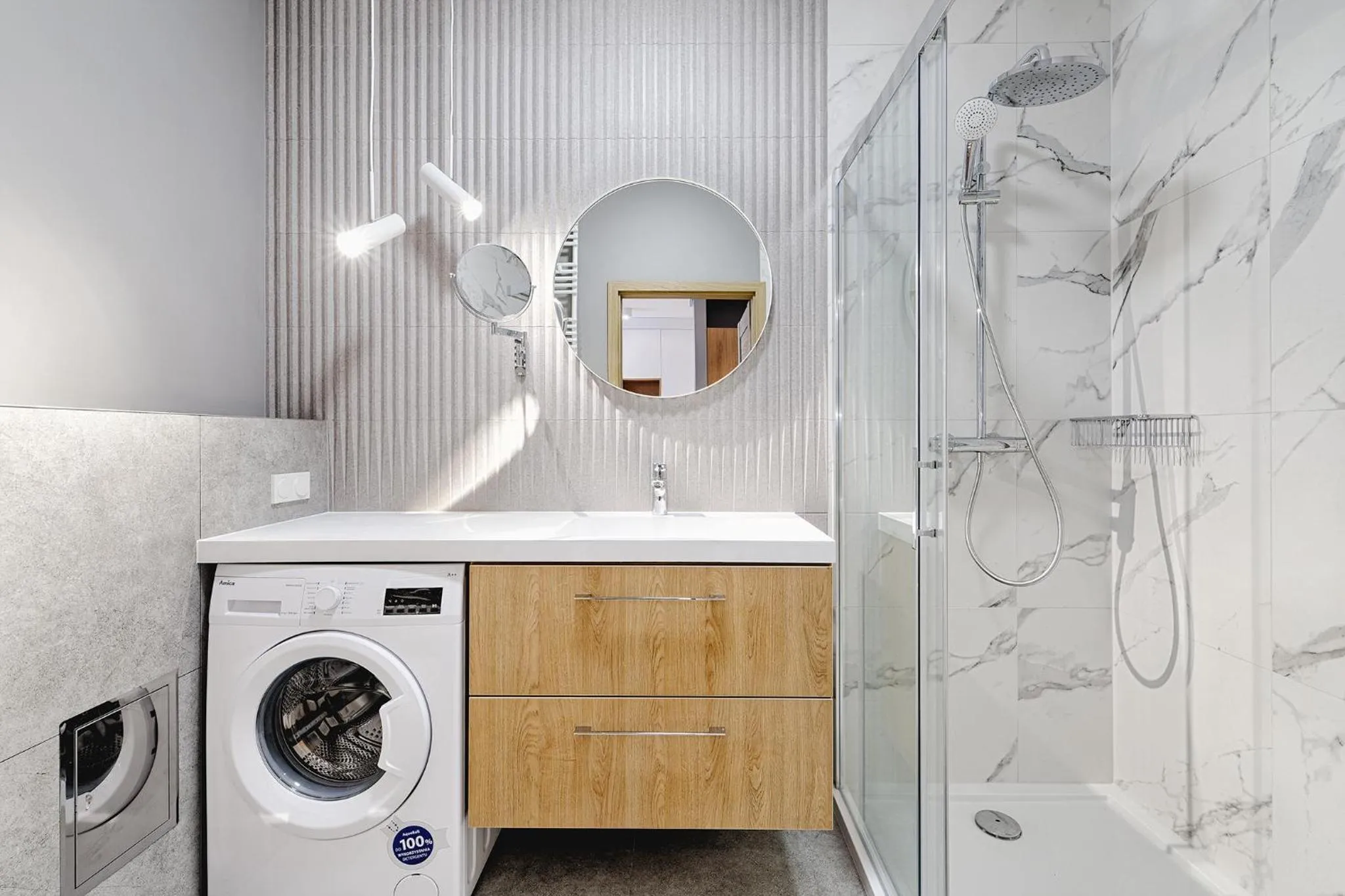 Shower in Cotton House