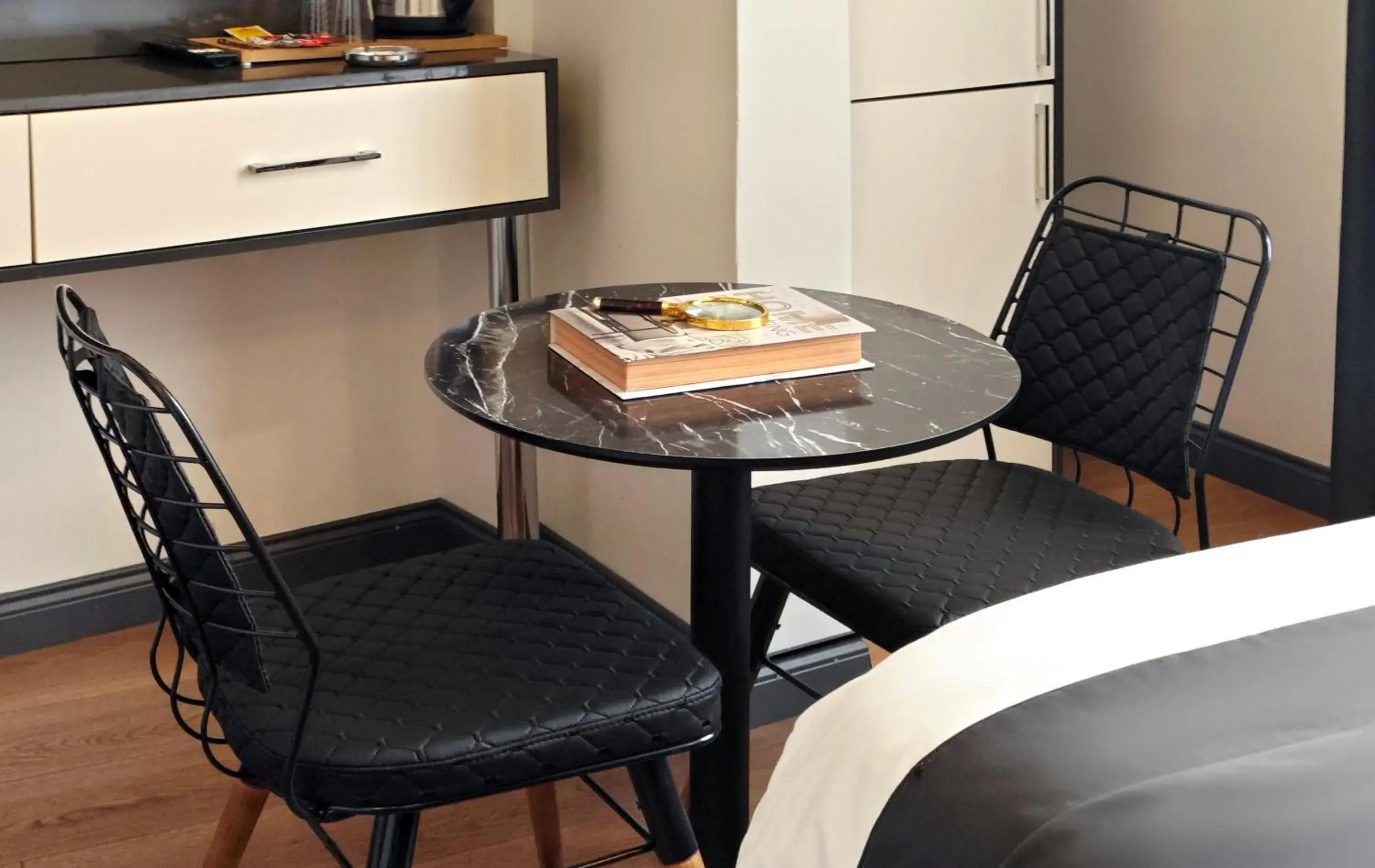 Seating area in Bakırköy Zeugma Suit Otel Seating area in Bakırköy Zeugma Suit Otel