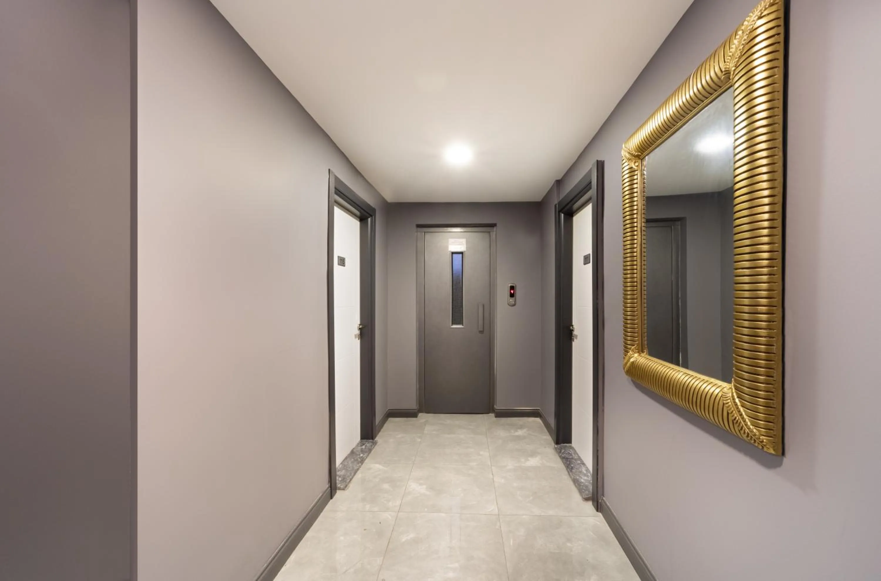 elevator in Bakırköy Zeugma Suit Otel