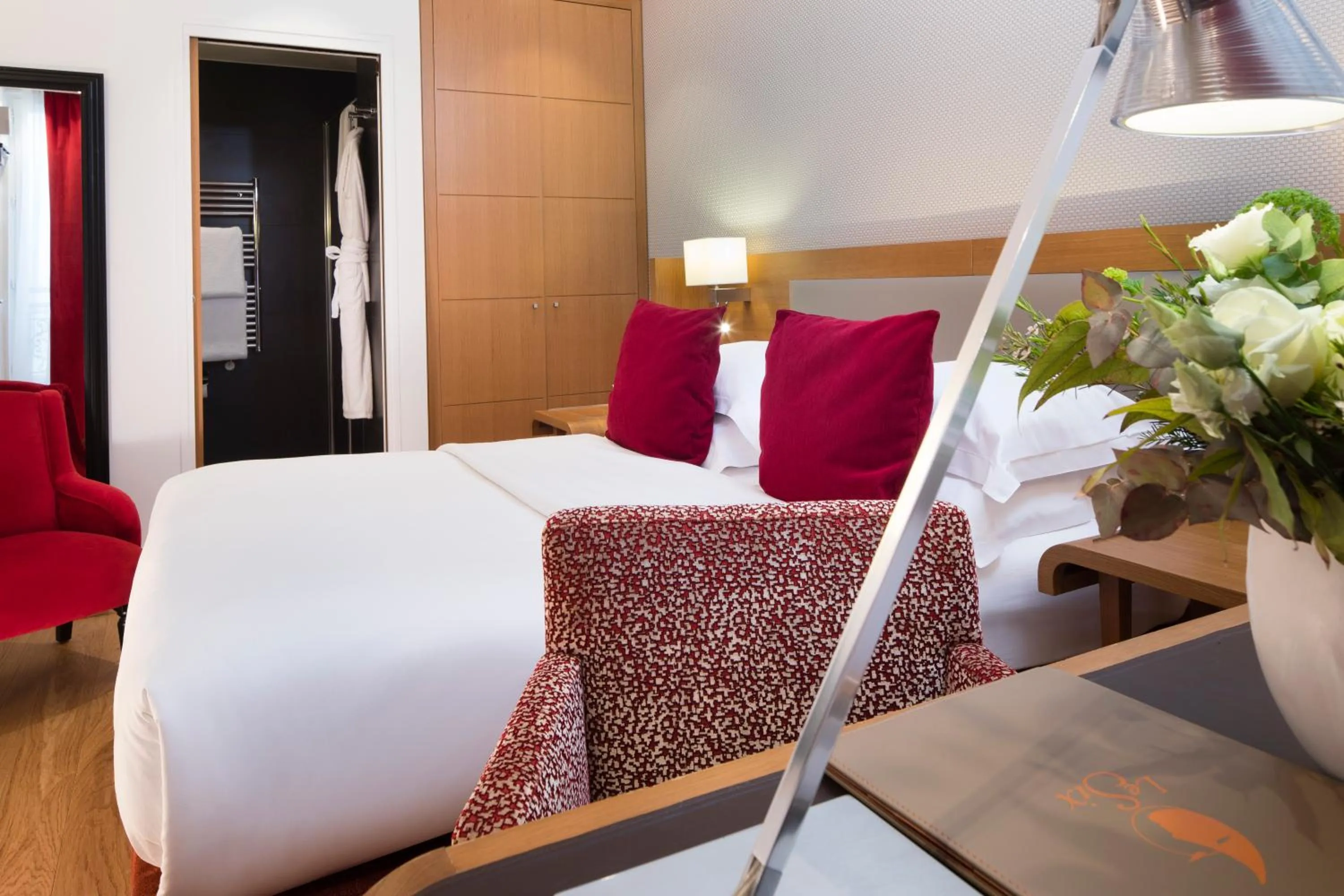 Bedroom, Bed in Hotel Le Six