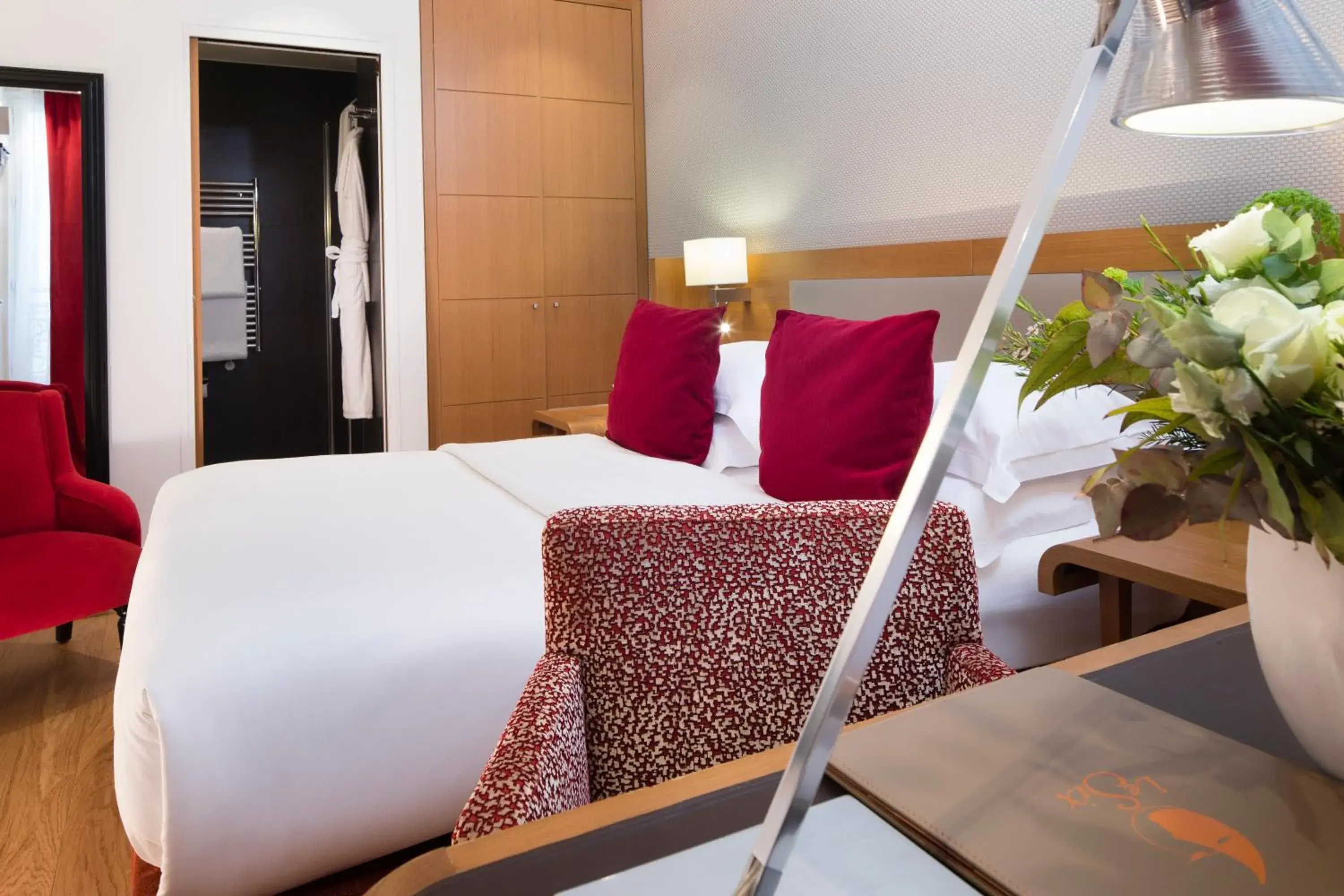 Bedroom, Bed in Hotel Le Six Bedroom, Bed in Hotel Le Six